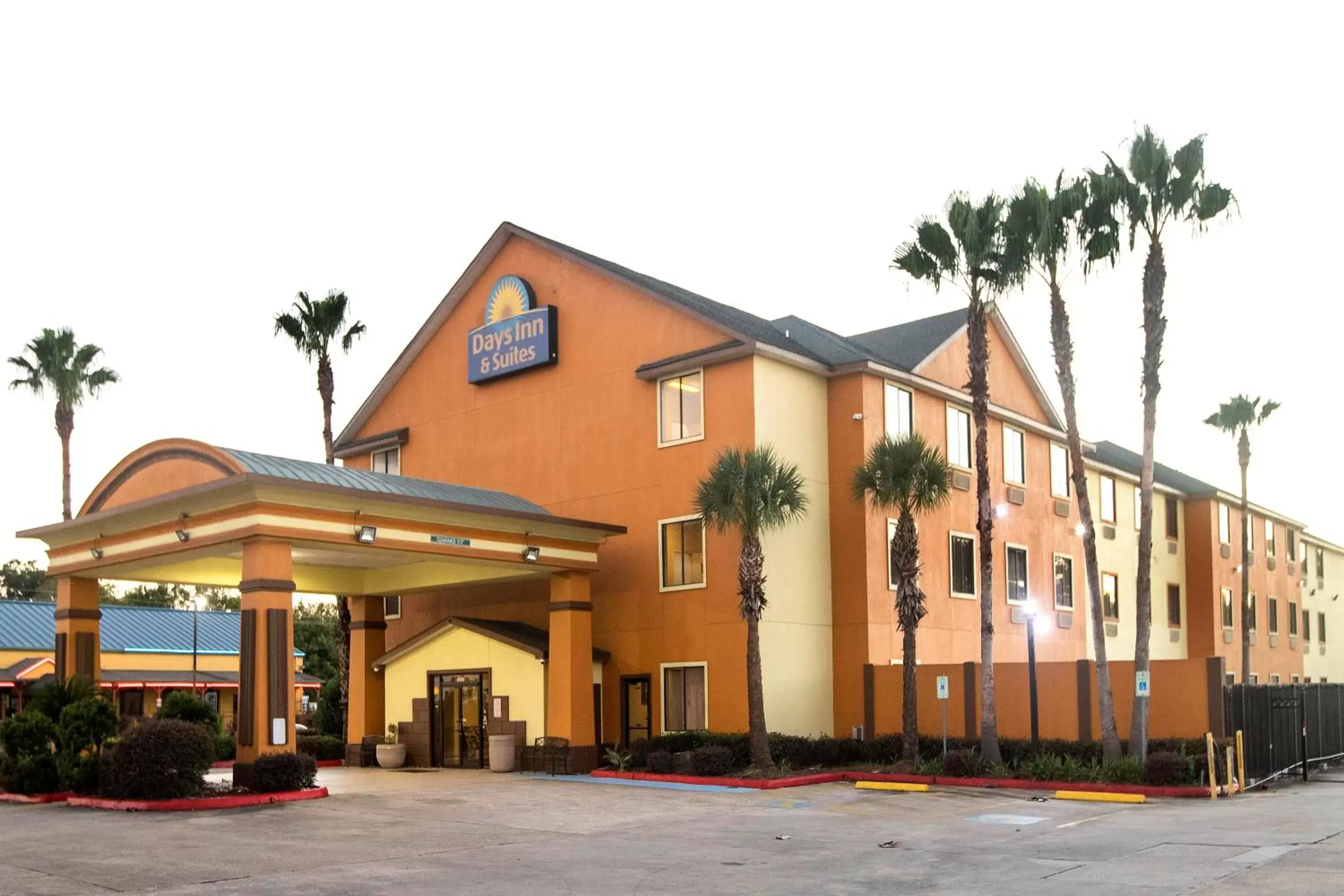 Facade/entrance, Property Building in Days Inn & Suites by Wyndham Houston North/Aldine