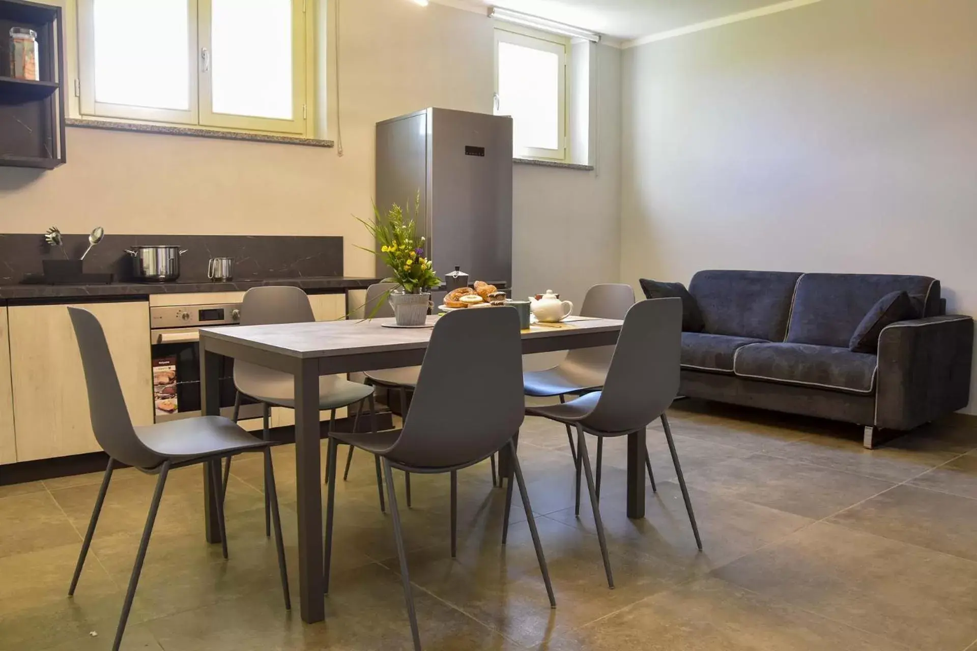 Living room, Dining Area in Il Riccio e la Castagna - Country House