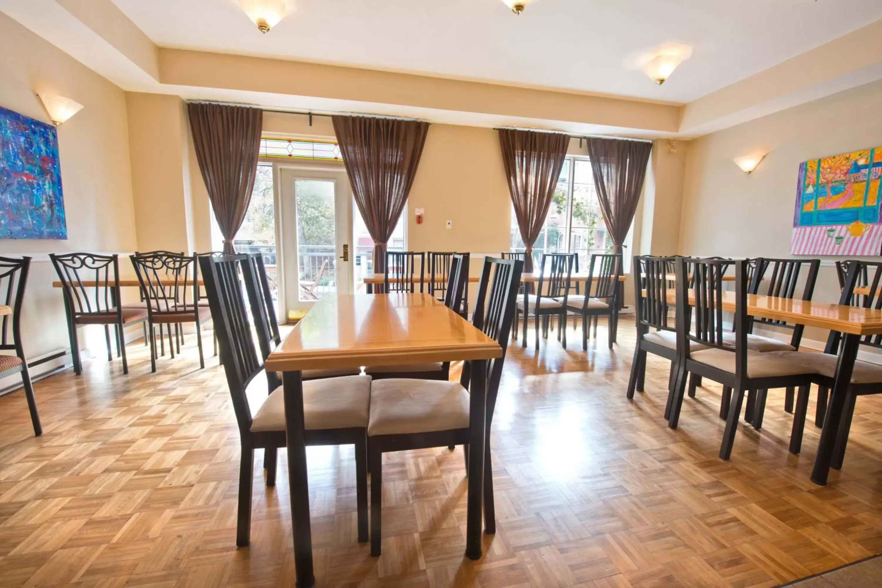 Banquet/Function facilities, Restaurant/Places to Eat in ByWard Blue Inn