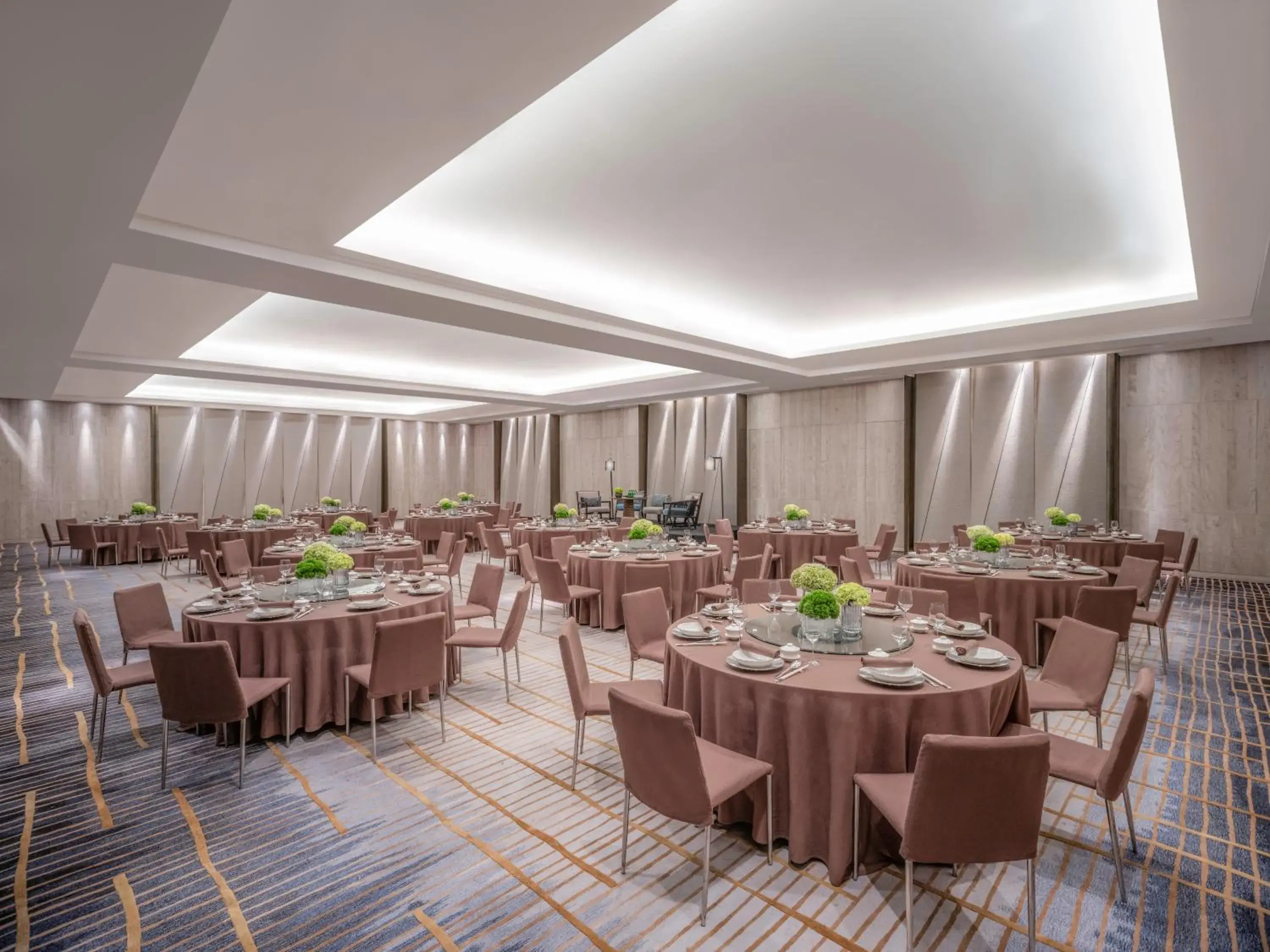 Banquet/Function facilities, Restaurant/Places to Eat in New World Saigon Hotel