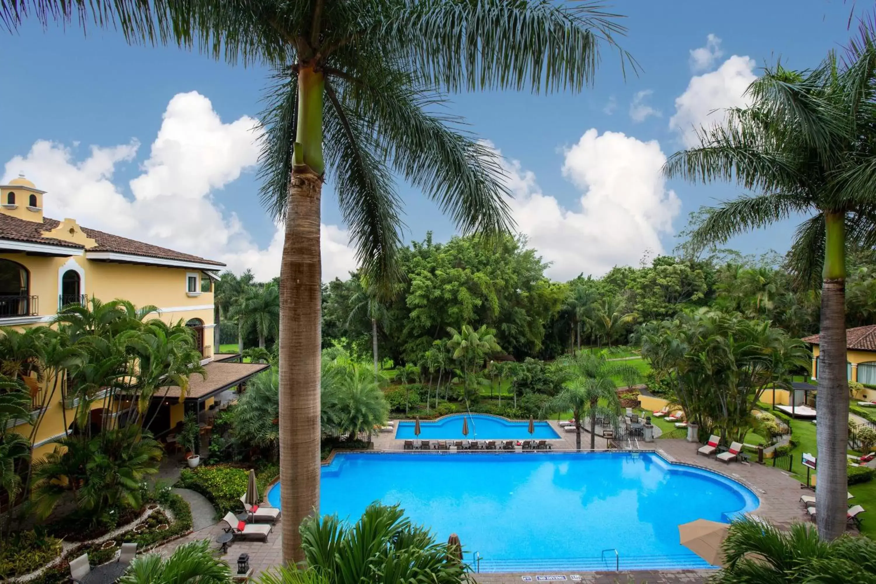 Photo of the whole room, Swimming Pool in Costa Rica Marriott Hotel Hacienda Belen