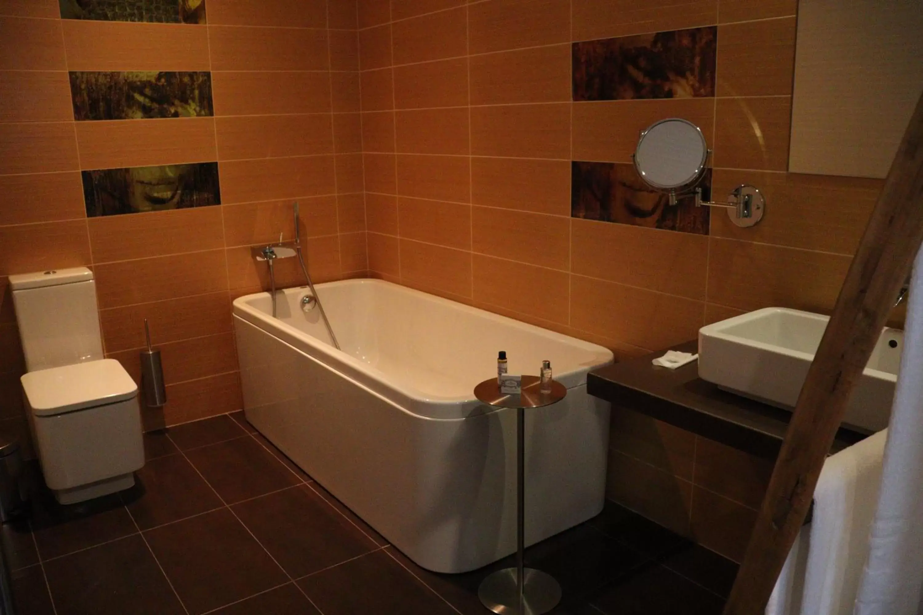 Bath, Bathroom in FH Hotel Rural