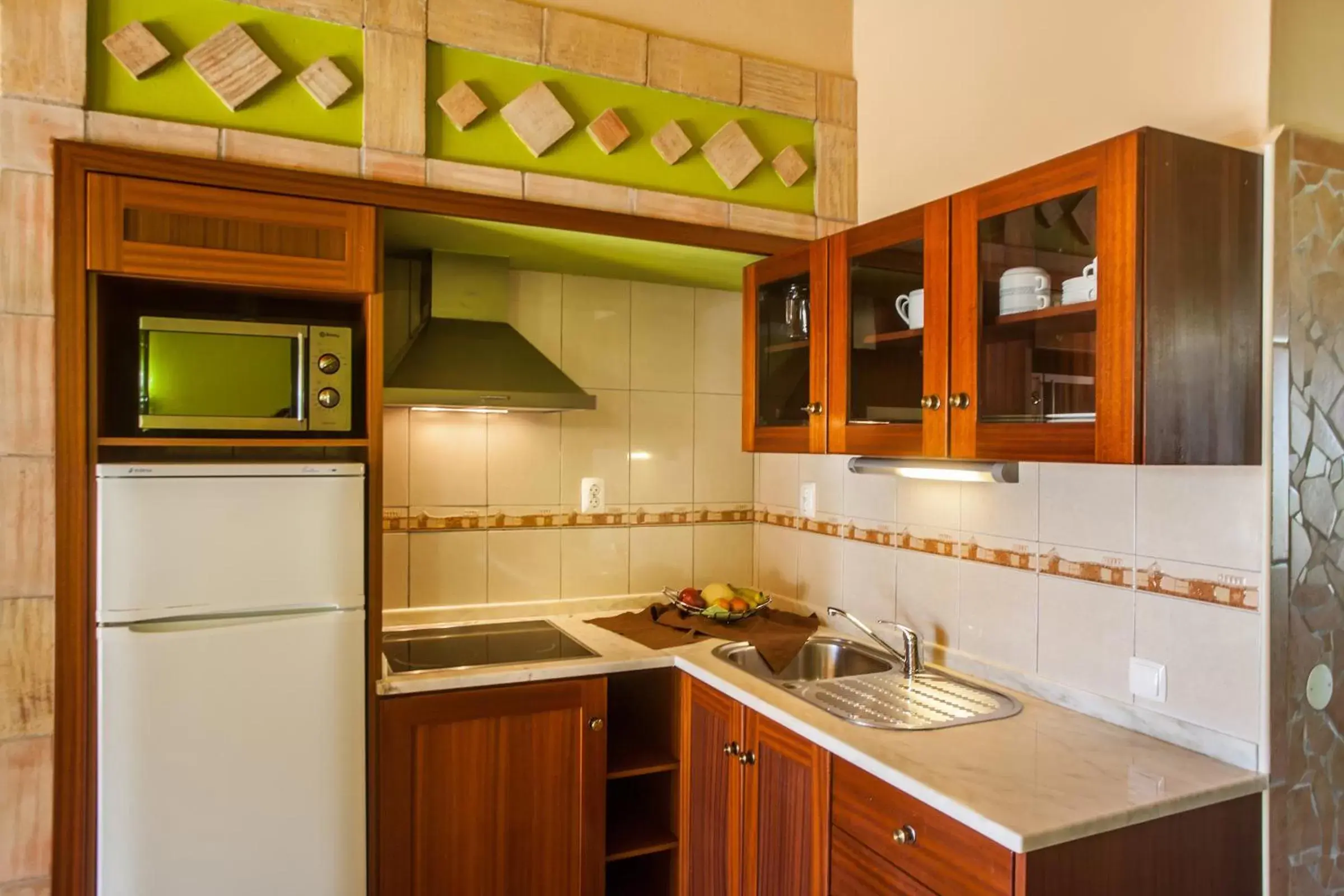 Kitchen or kitchenette, Kitchen/Kitchenette in Montinho De Ouro