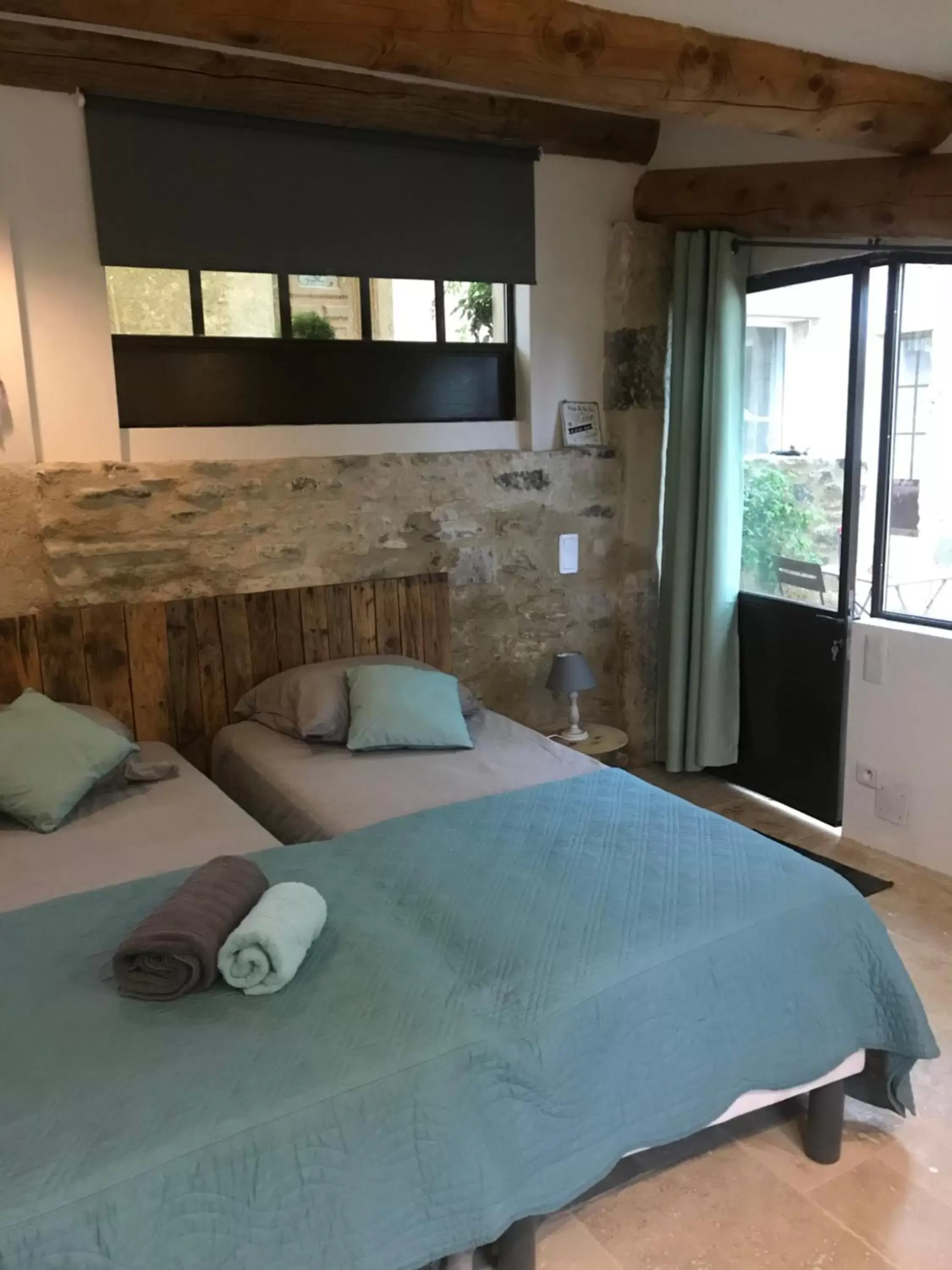 Double Room with Private Bathroom in Bastide Bellugue Maison d'hôtes réseau Bienvenue à La Ferme à 3 minutes de Lourmarin Double Room with Private Bathroom in Bastide Bellugue Maison d'hôtes réseau Bienvenue à La Ferme à 3 minutes de Lourmarin