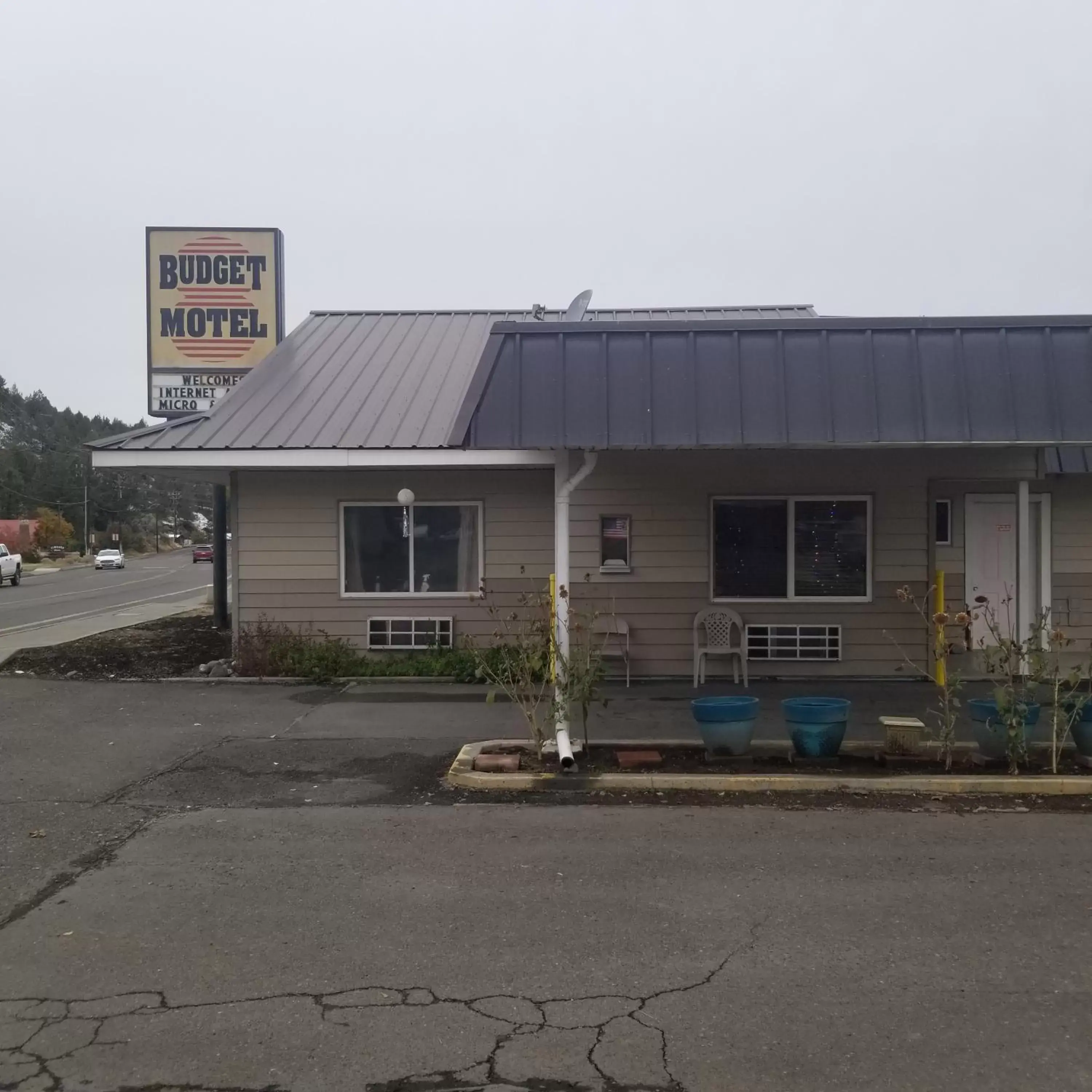 Property building in Budget 8 Motel Property building in Budget 8 Motel