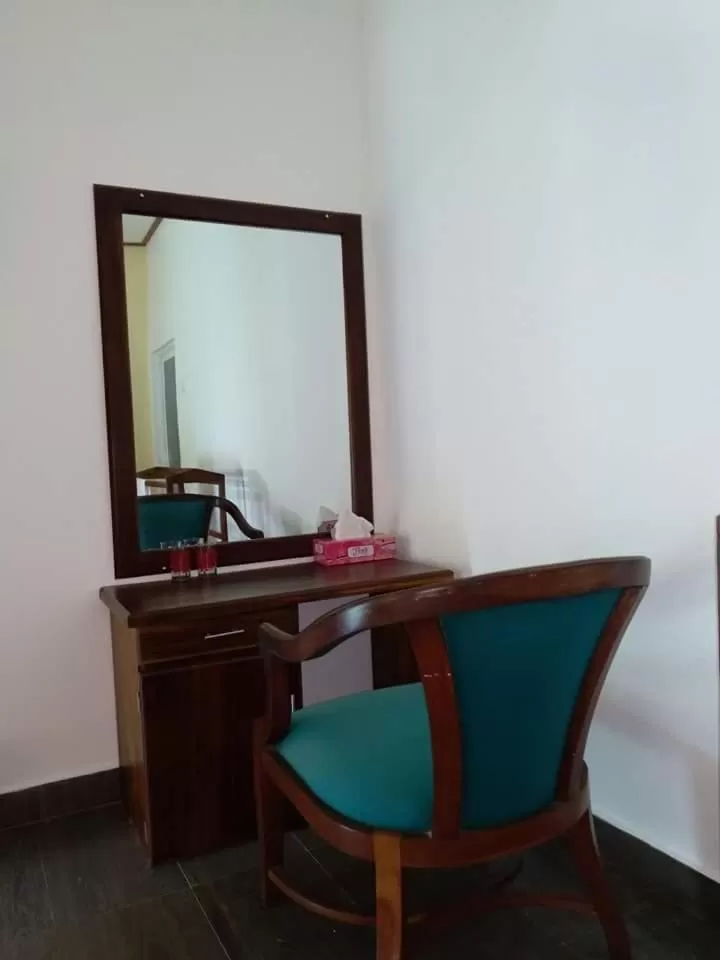 TV/Entertainment Center in Ocean Gate Negombo