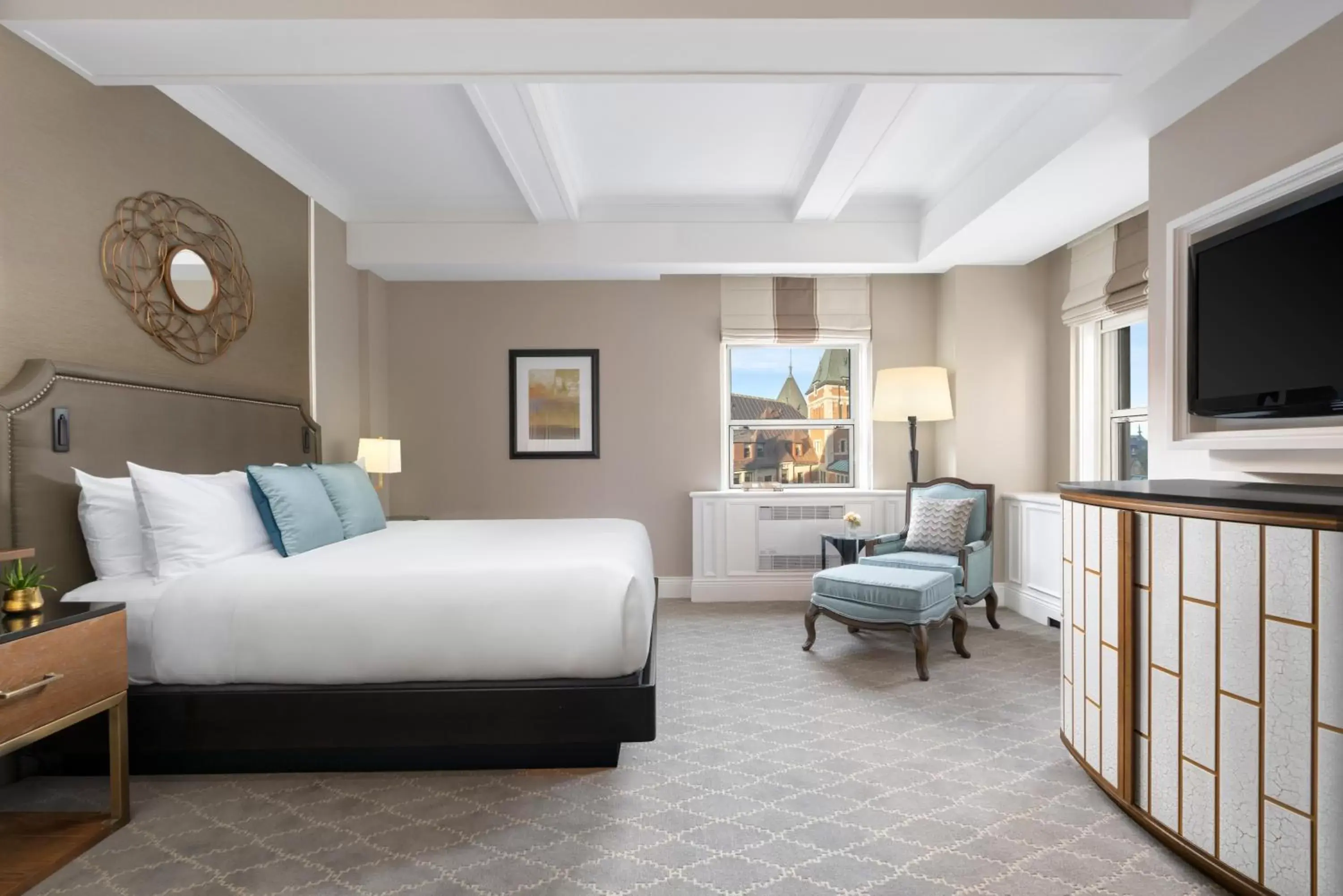 Bedroom in Fairmont Le Chateau Frontenac