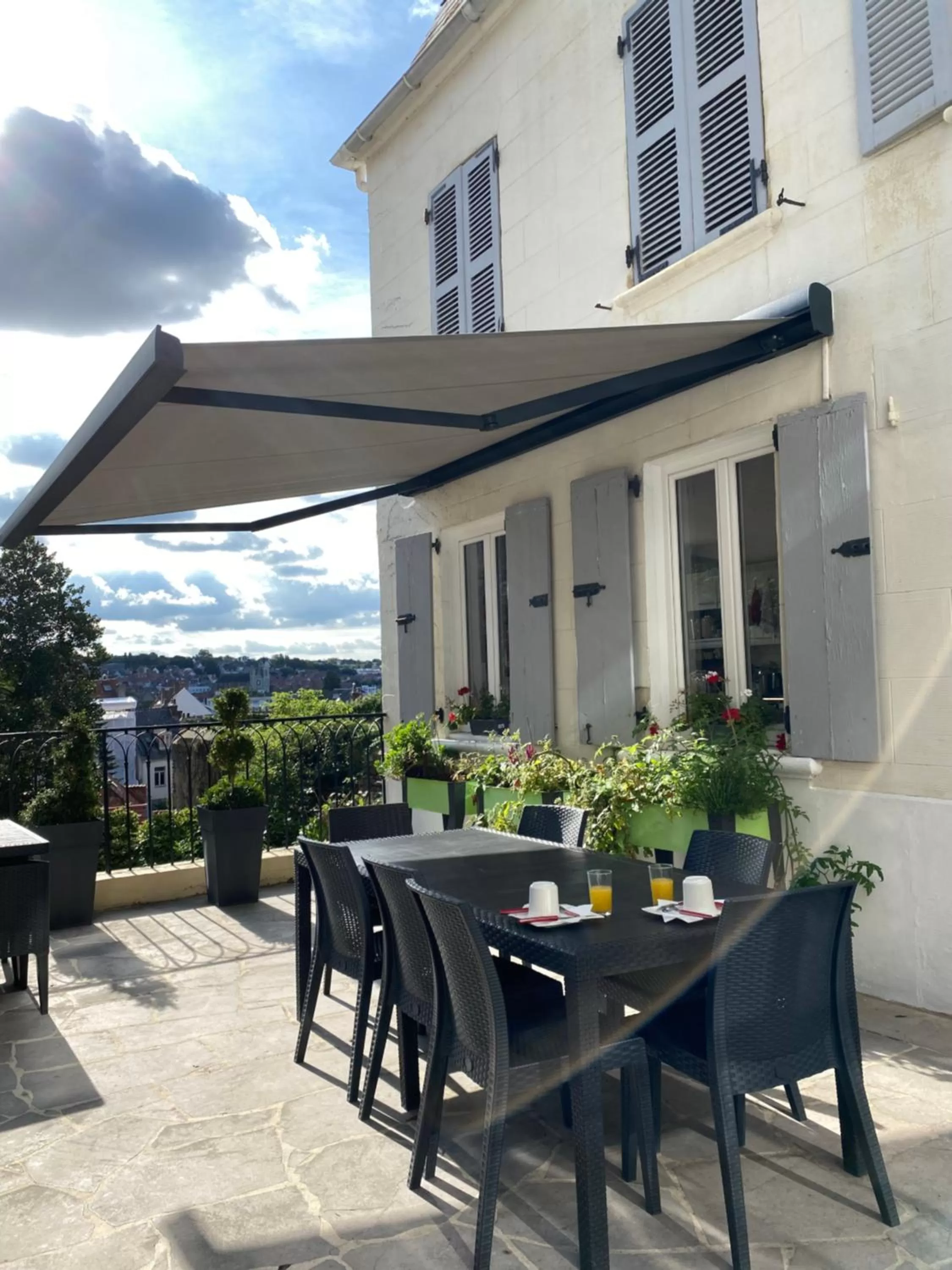 Patio in Chambres d'Hôtes Au coin du spa