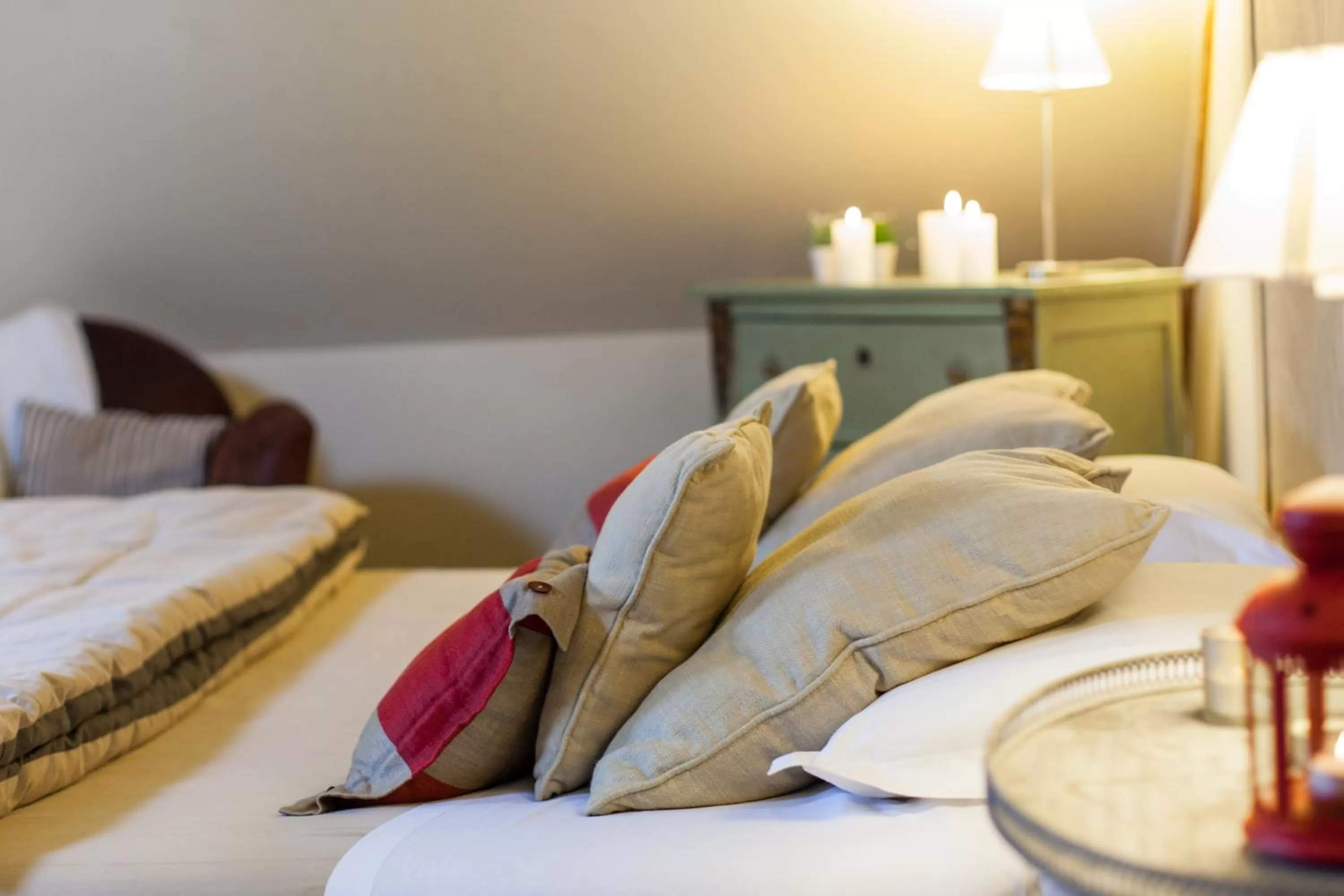 Decorative detail, Bed in Domaine de Bellevue, The Originals Relais