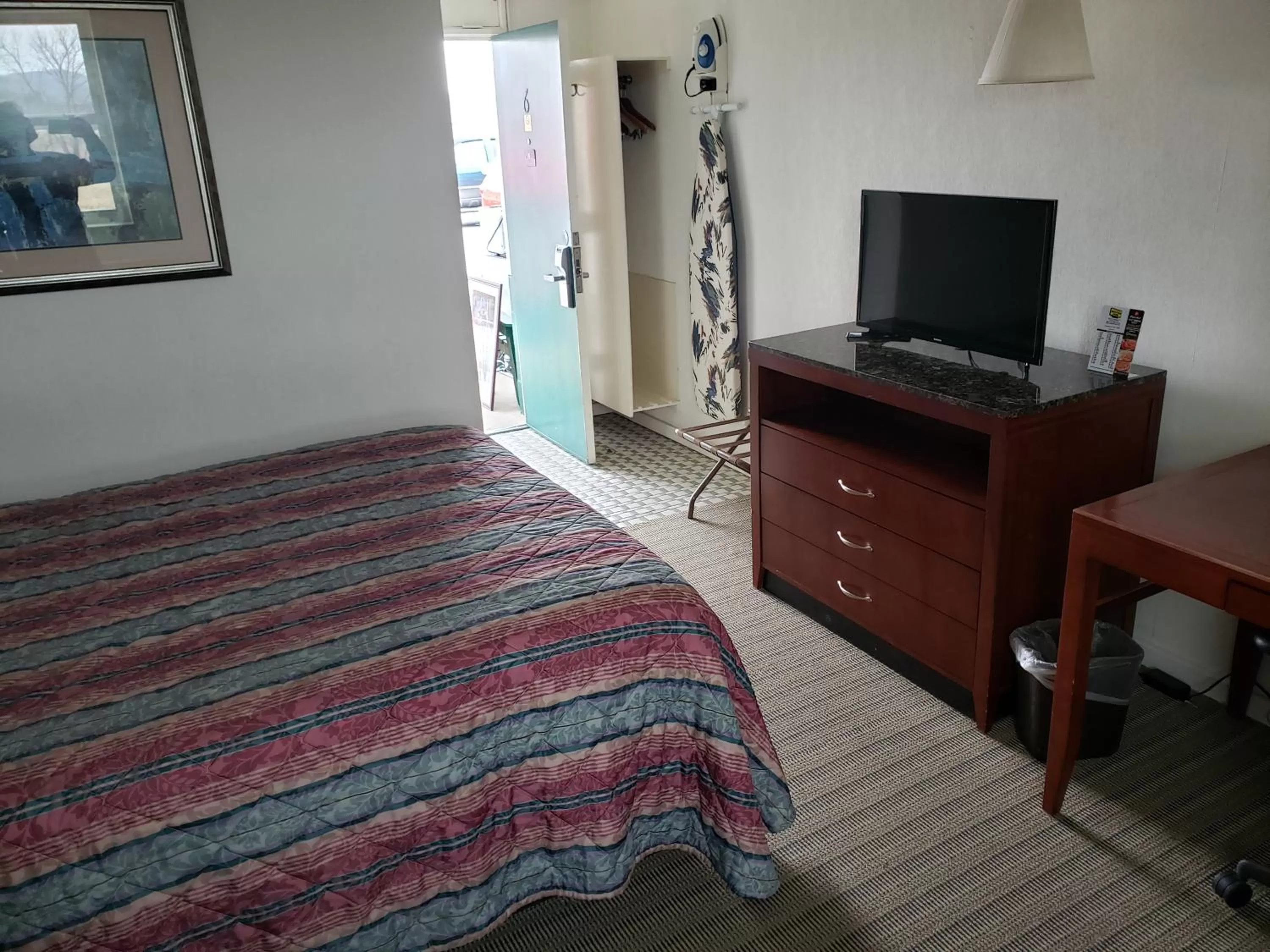 Bed in Huntingdon Motor Inn