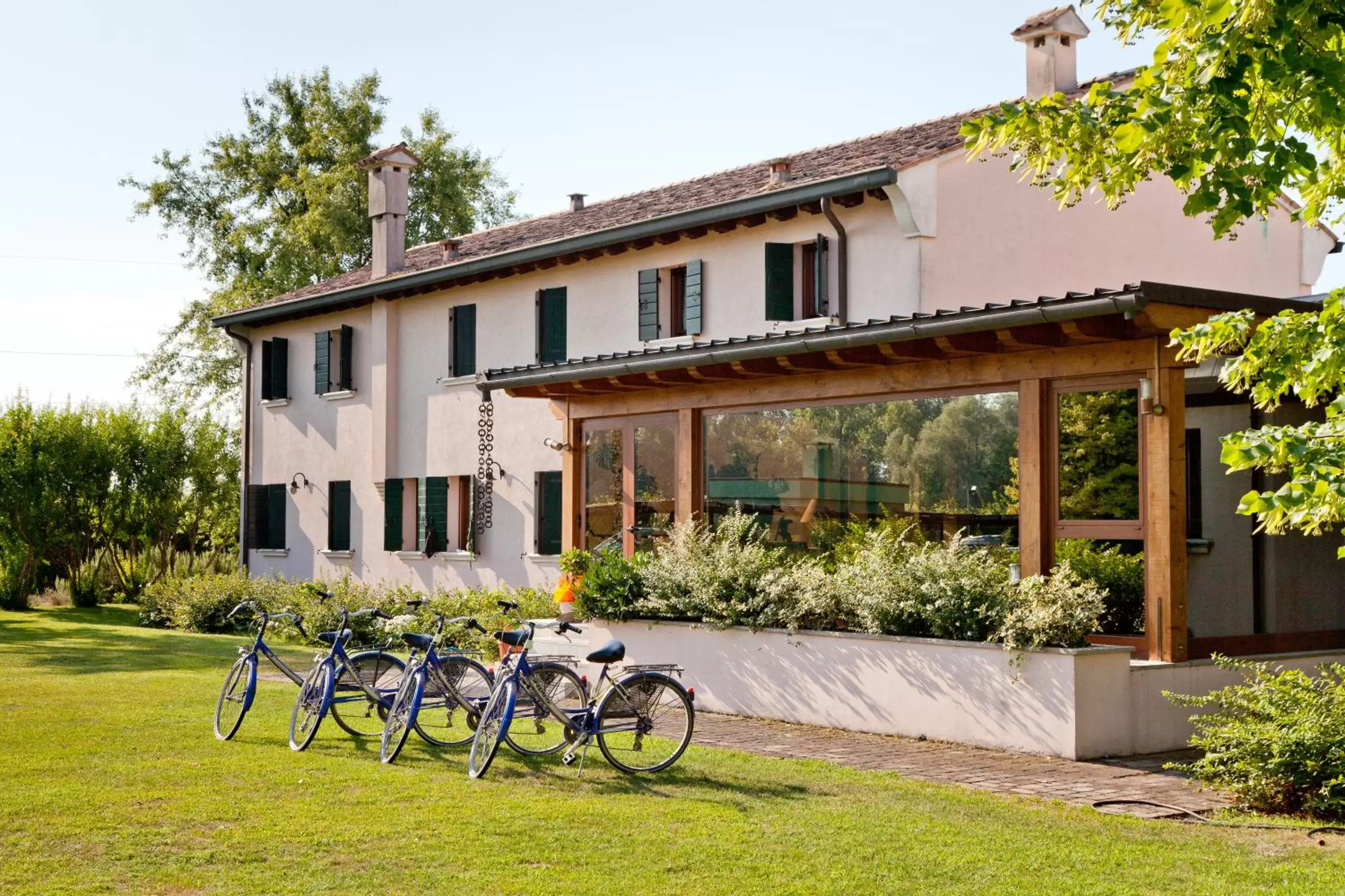 Facade/entrance, Property Building in Borgo Cà dei Sospiri