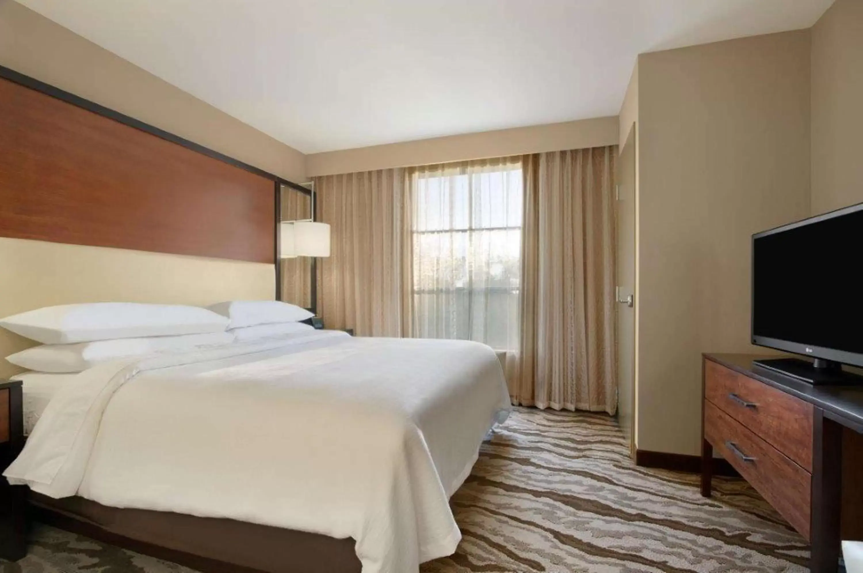 Bedroom, Bed in Embassy Suites Chattanooga Hamilton Place