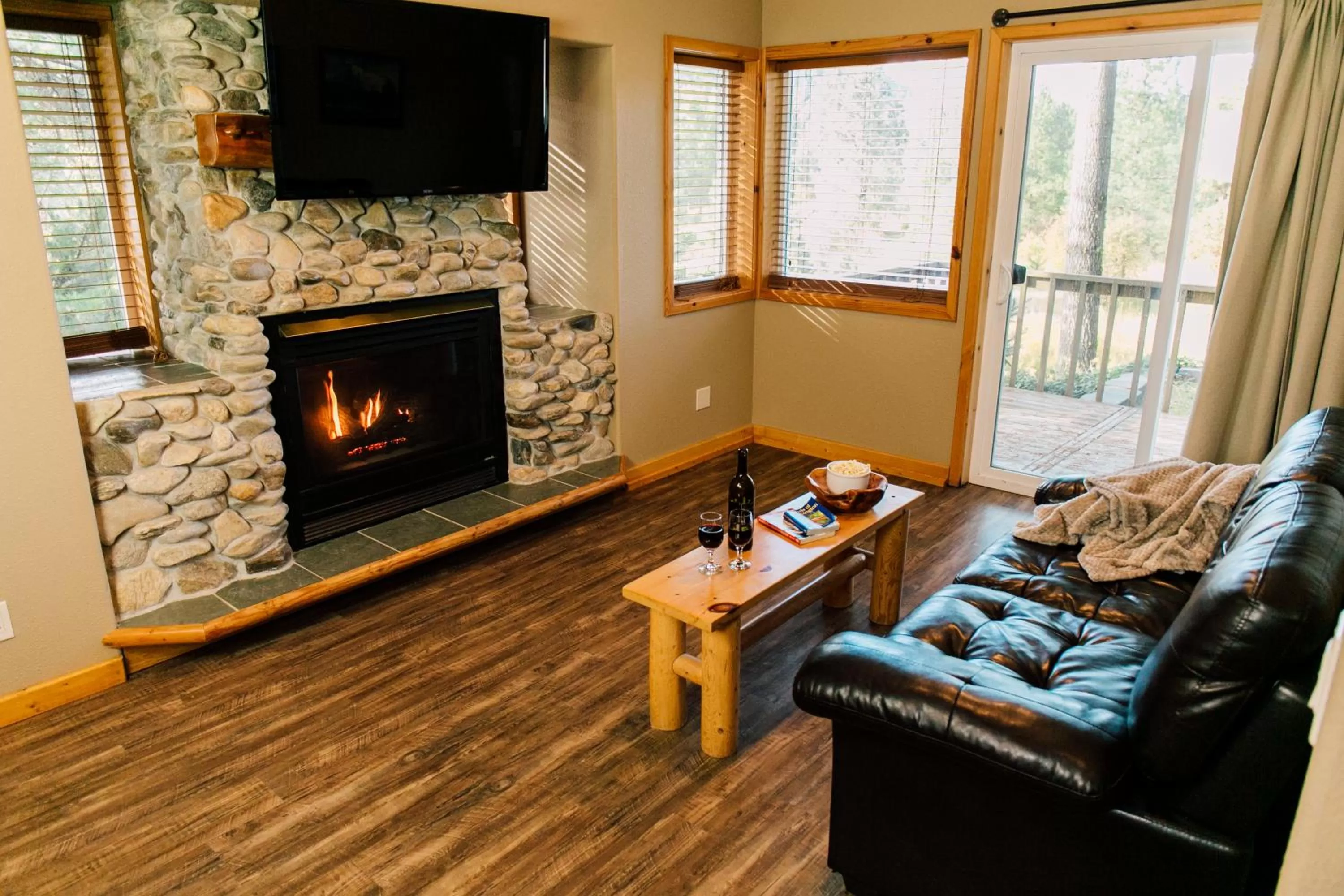 Living room in Pine River Ranch B&B