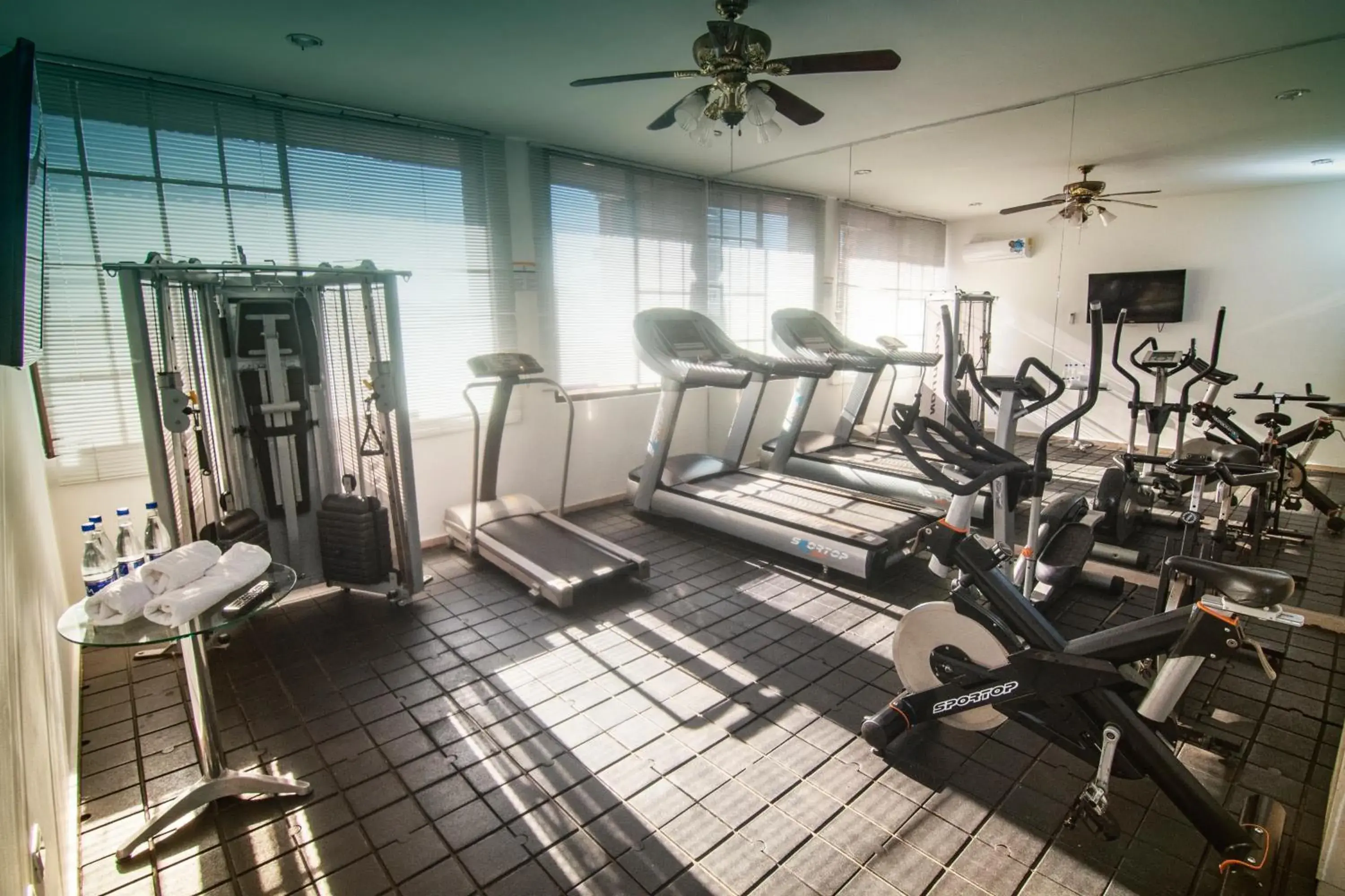 Fitness centre/facilities in Hotel Tativan Fitness centre/facilities in Hotel Tativan