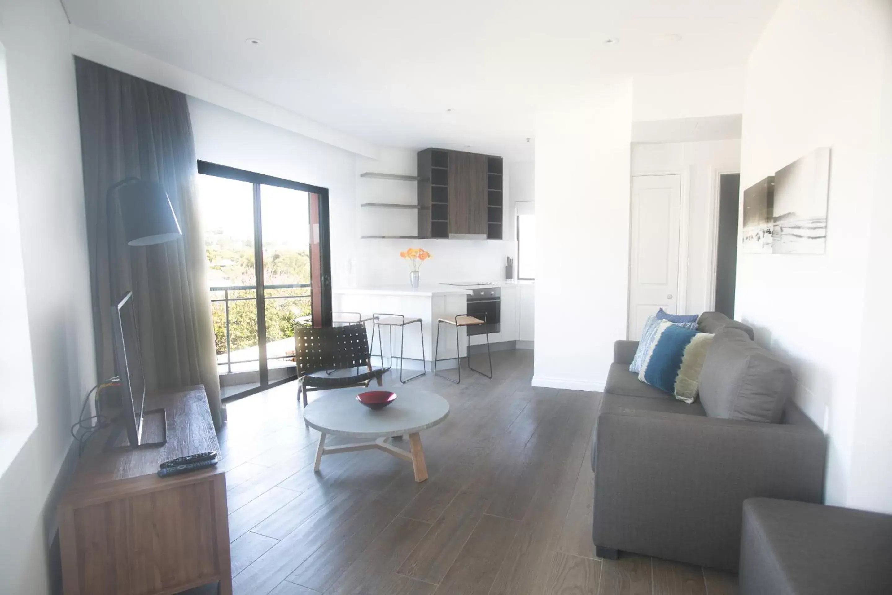 Photo of the whole room, Seating Area in Bondi 38 Serviced Apartments
