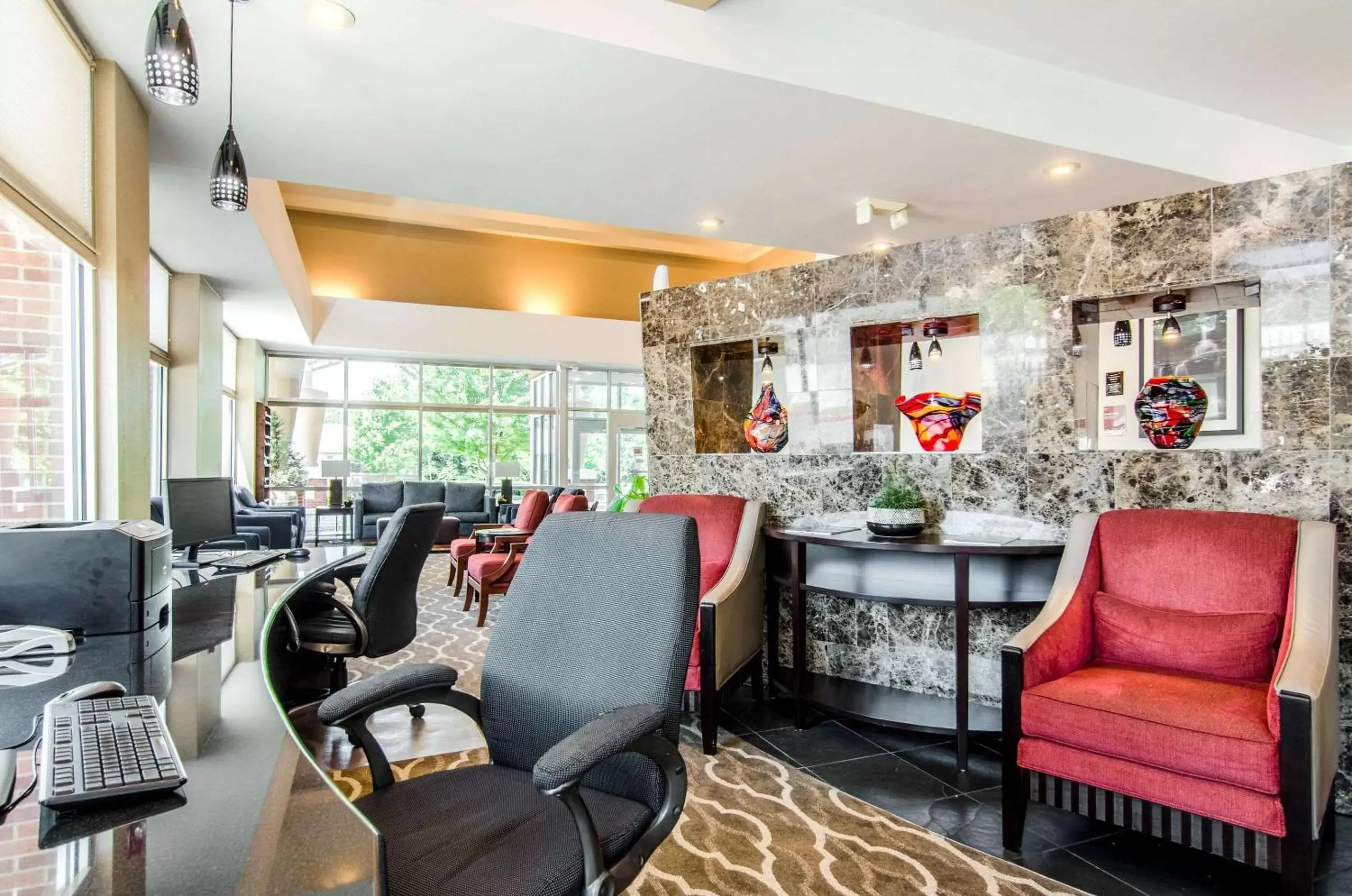 Lobby or reception, Lounge/Bar in Comfort Suites Bentonville - Rogers