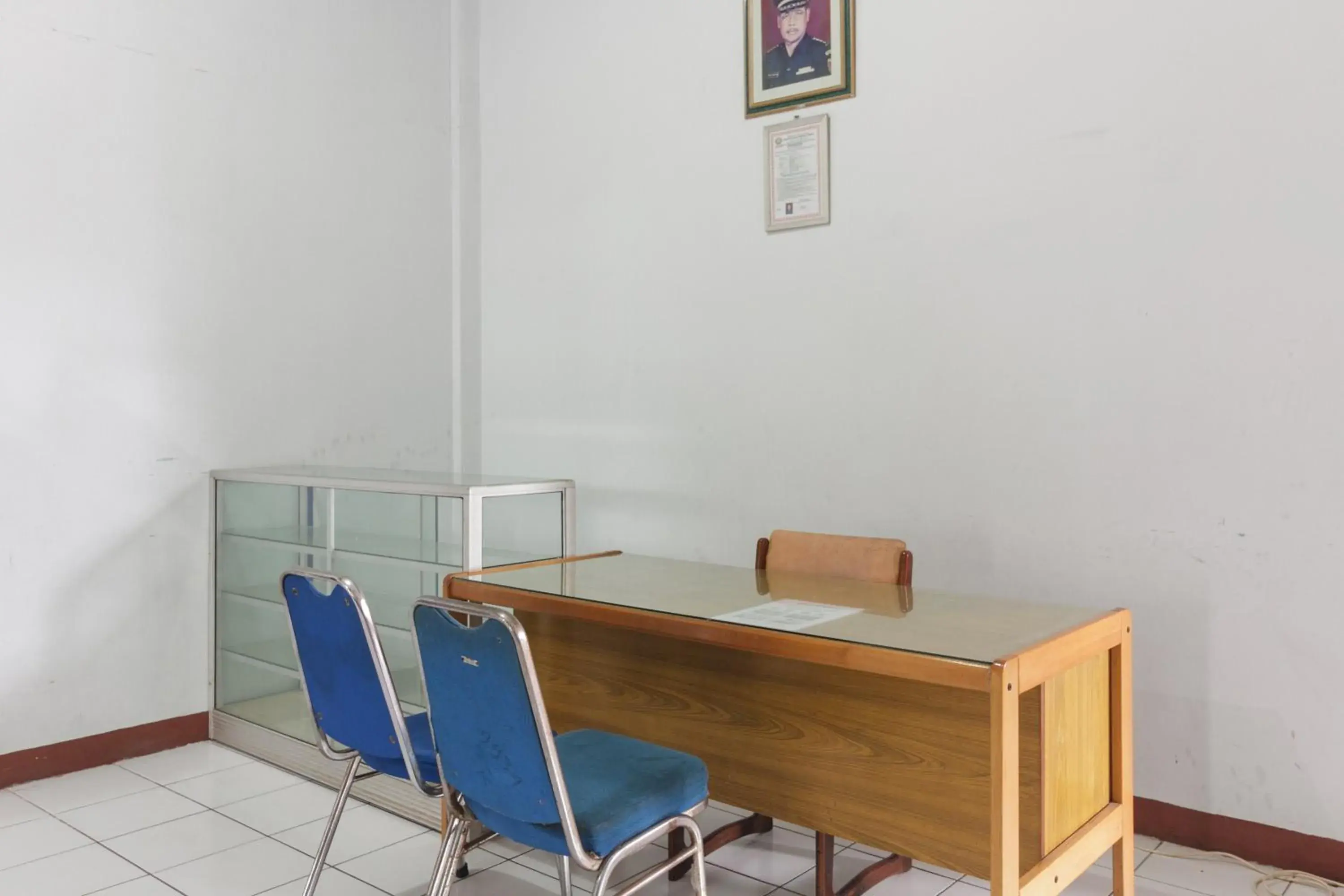 Lobby or reception, Dining Area in KoolKost Syariah near Ayani Mega Mall Pontianak