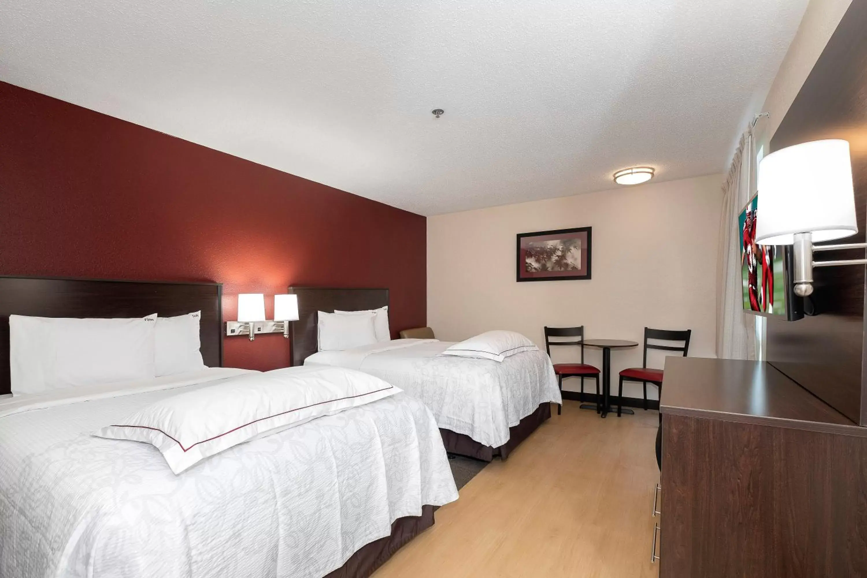 Photo of the whole room, Bed in Red Roof Inn PLUS+ San Antonio Downtown - Riverwalk