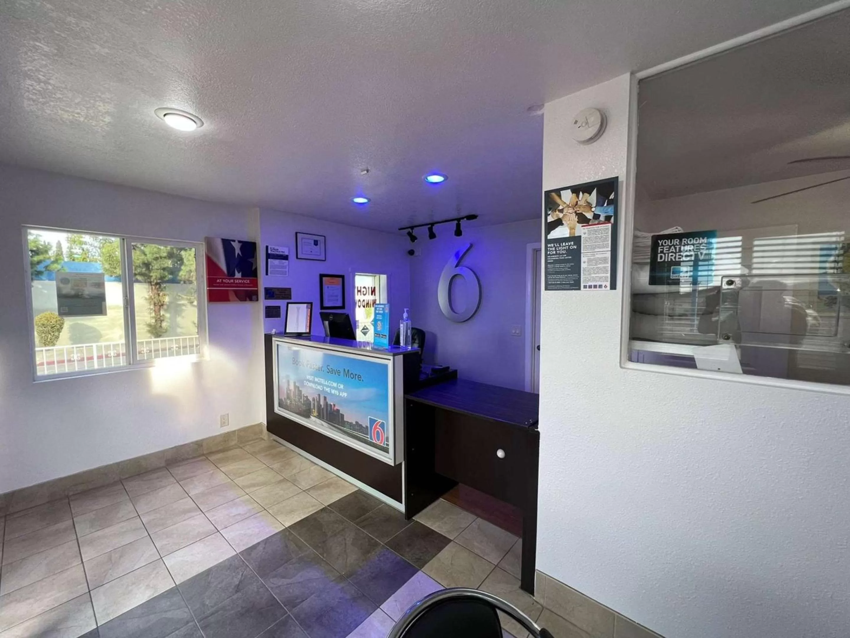 Lobby or reception in Motel 6-Orange, CA - Anaheim