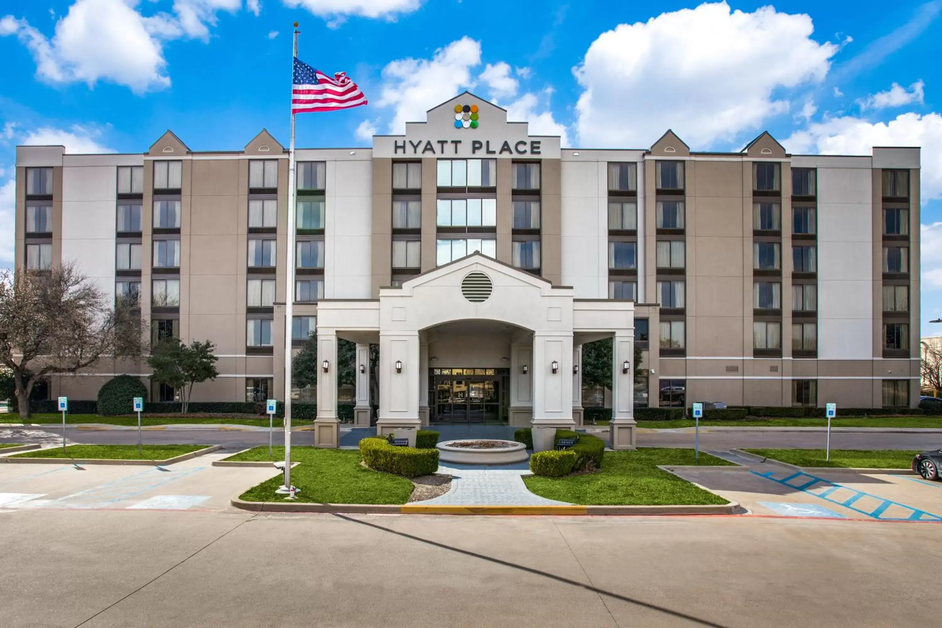 Property building in Hyatt Place Fort Worth / Cityview Property building in Hyatt Place Fort Worth / Cityview