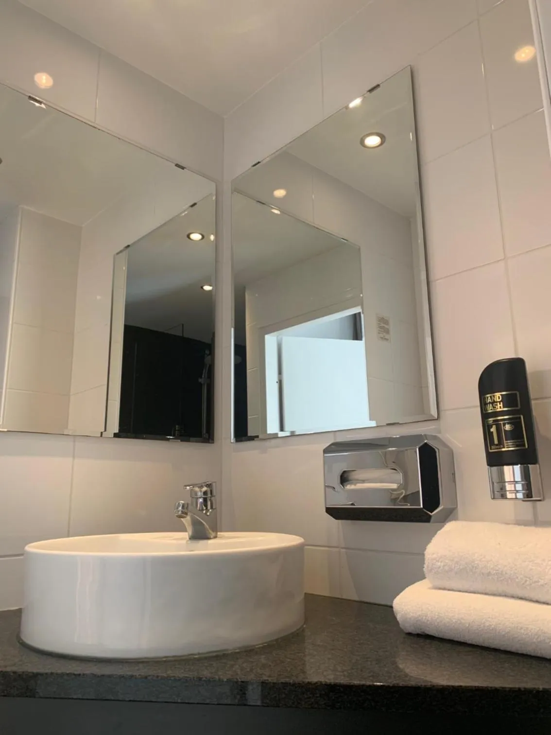 Bathroom in City Hotel Bergen op Zoom