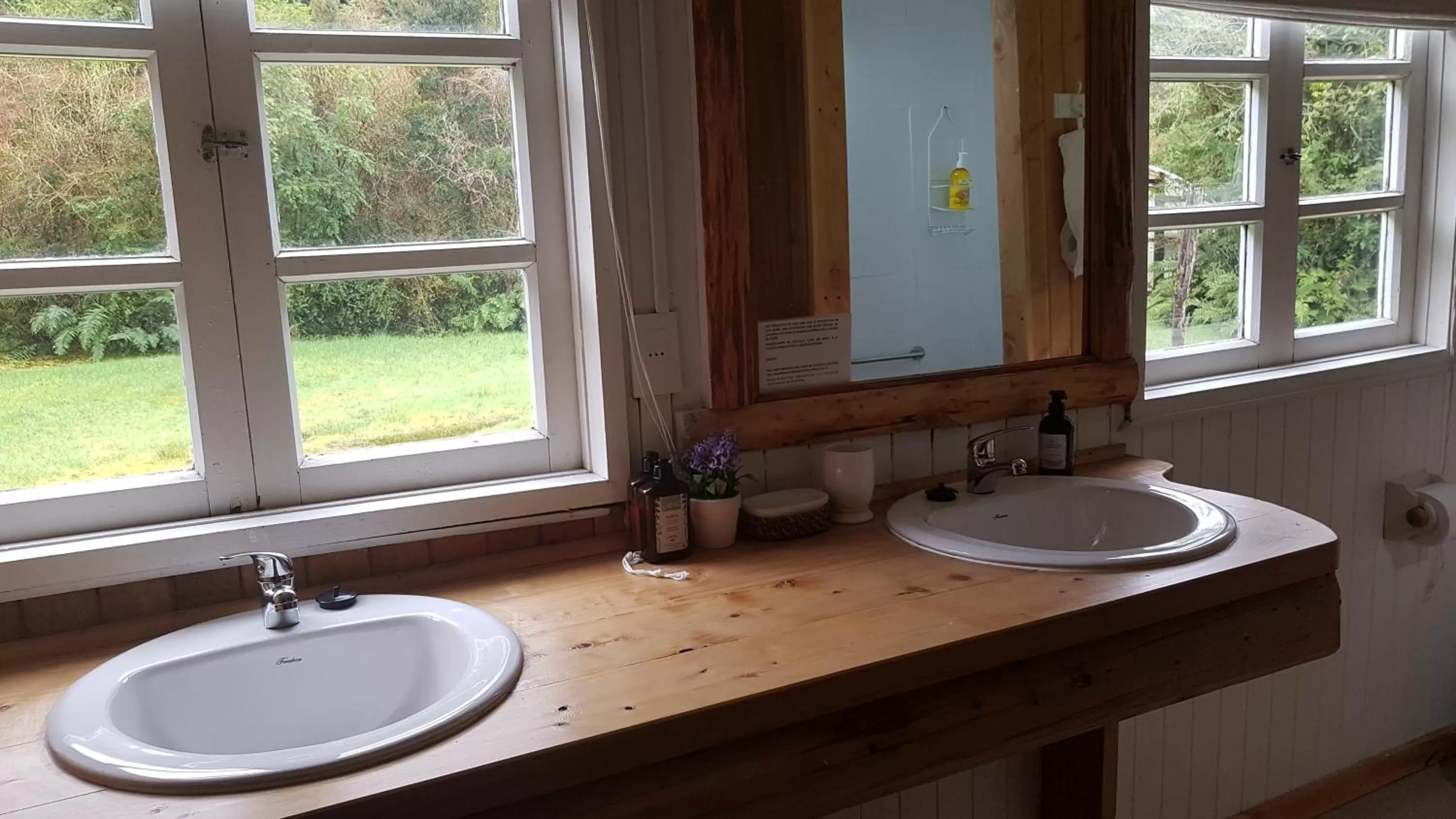 Bathroom in Posada Queulat