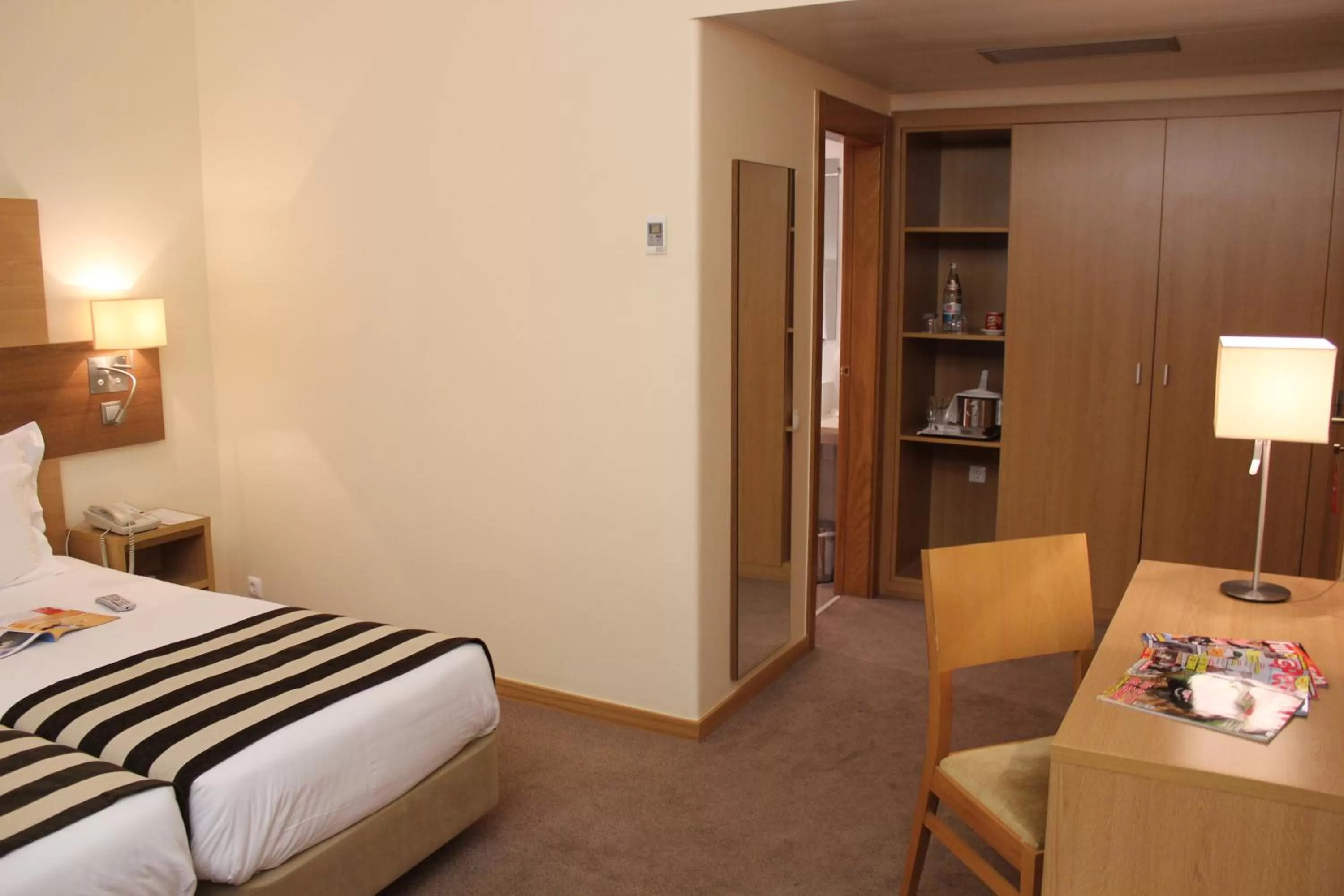 Photo of the whole room, Bed in Hotel Principe Lisboa