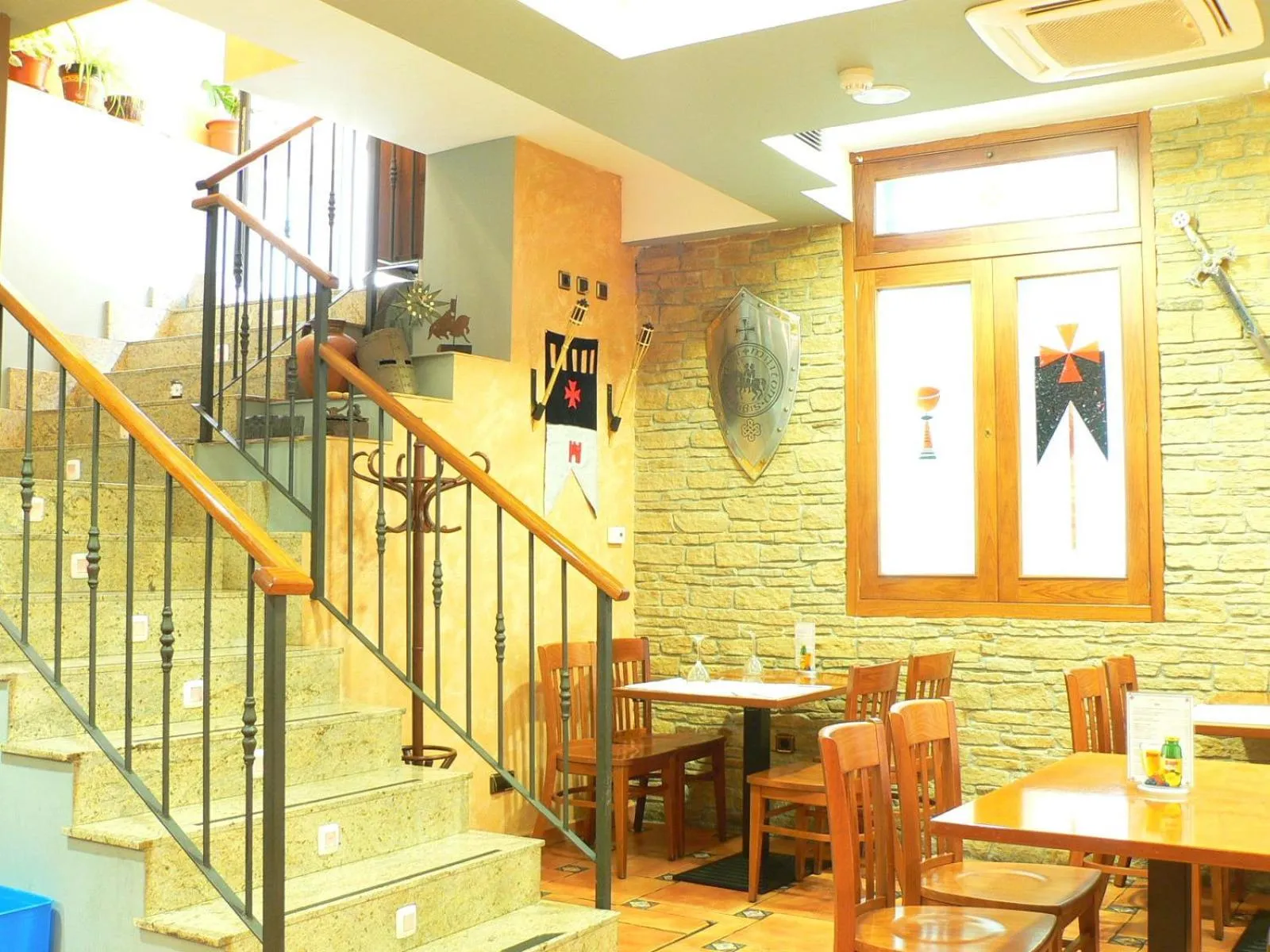 Restaurant/places to eat in Hotel Los Templarios