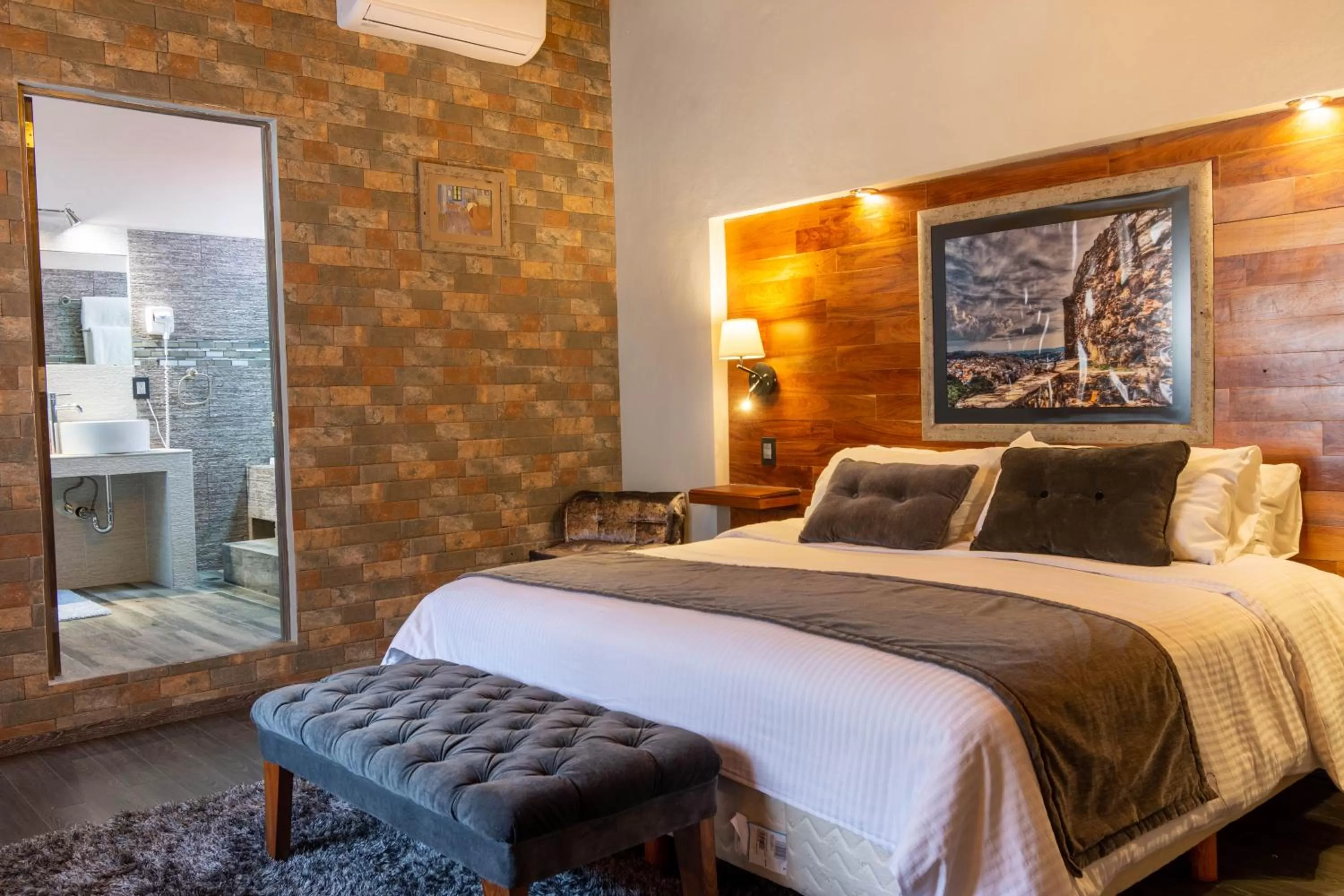 Photo of the whole room in Hotel Casa Sangre de Cristo