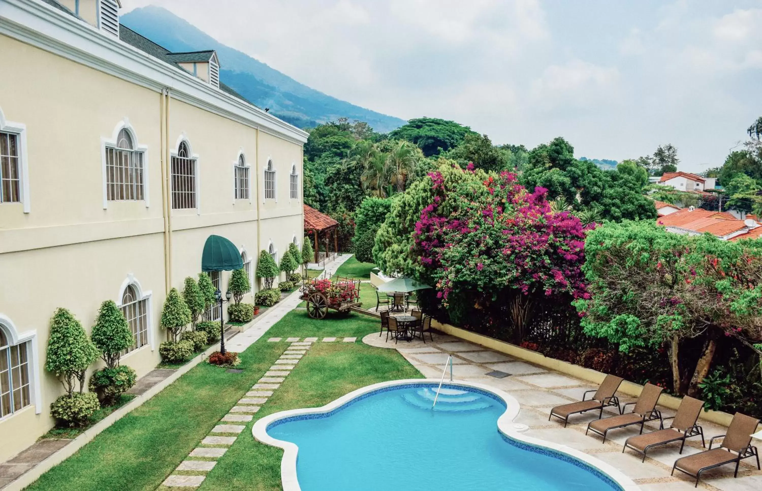 Property building, Pool View in Hotel Mirador Plaza