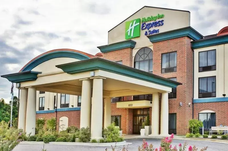 Property Building in Holiday Inn Express & Suites Dyersburg, an IHG Hotel