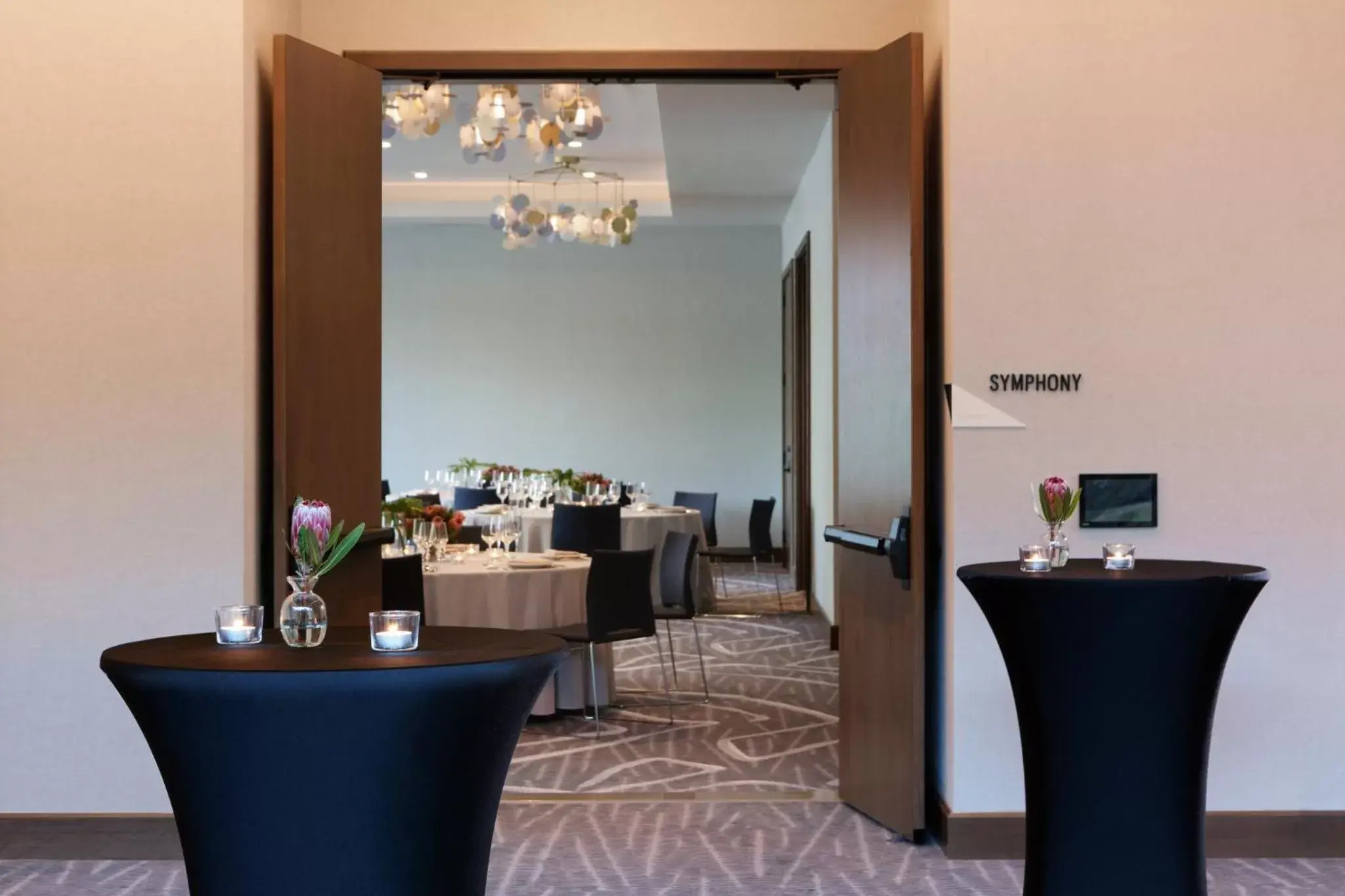 Meeting/conference room, Restaurant/Places to Eat in Kimpton Shane Atlanta, an IHG Hotel
