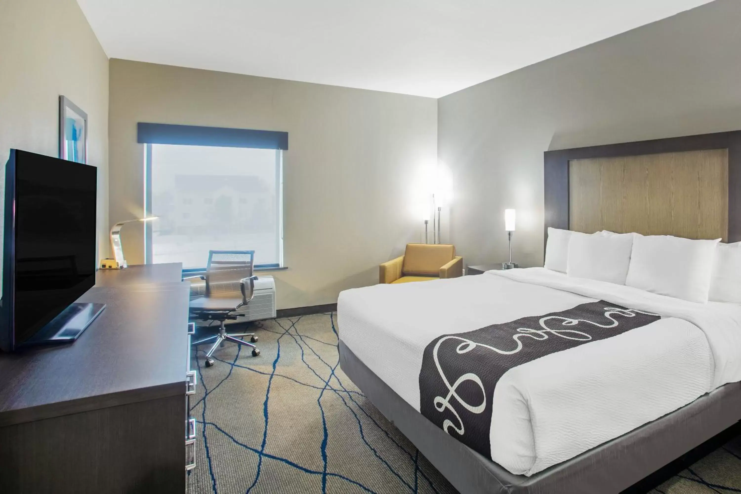 Bed in La Quinta by Wyndham Ponca City Bed in La Quinta by Wyndham Ponca City