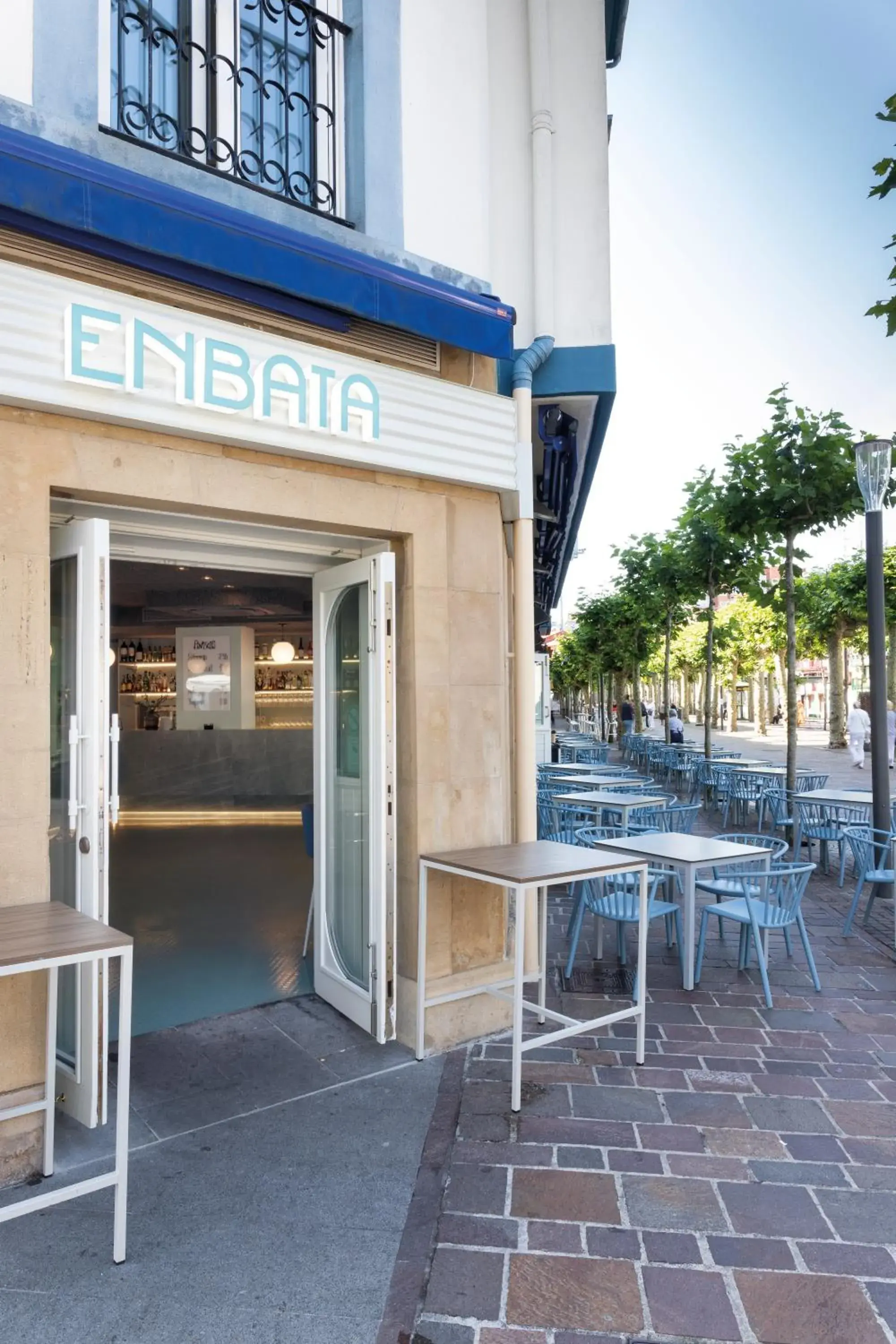 Facade/entrance in Hotel Jauregui Facade/entrance in Hotel Jauregui