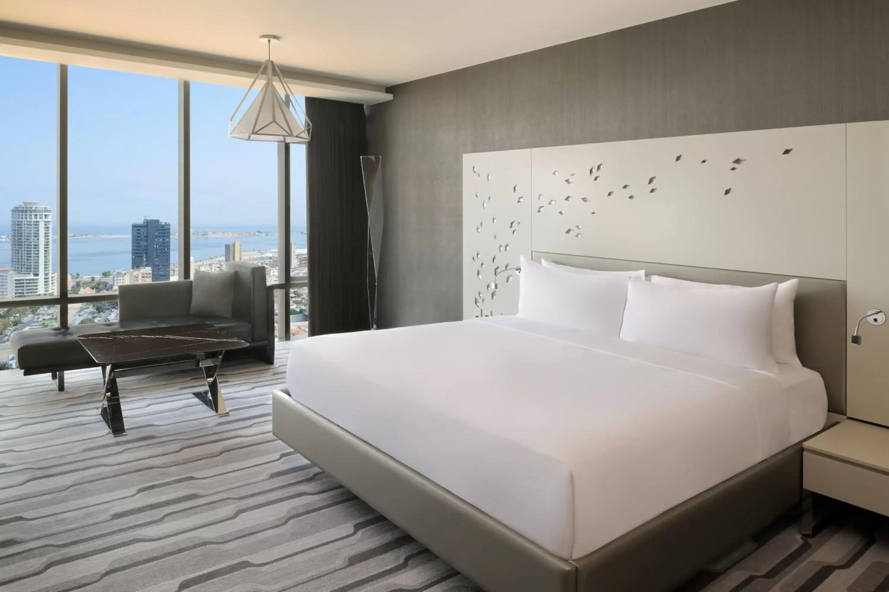 Photo of the whole room, Bed in InterContinental Luanda Miramar, an IHG Hotel