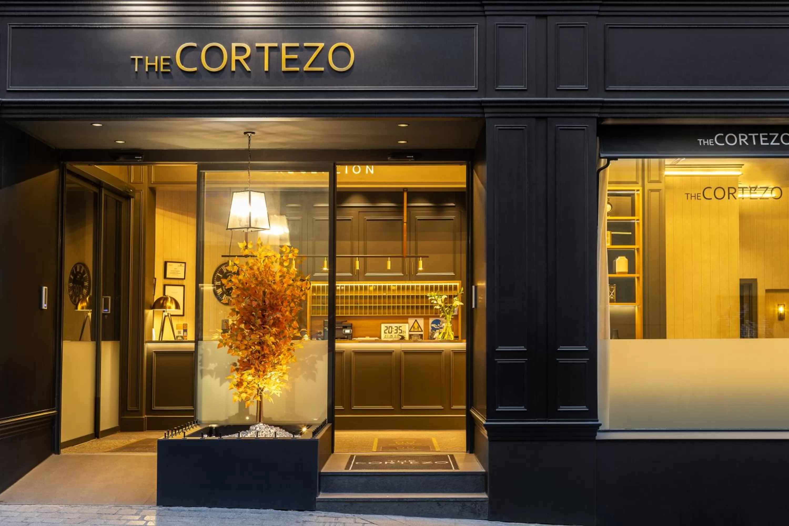 Facade/entrance in Hotel Cortezo