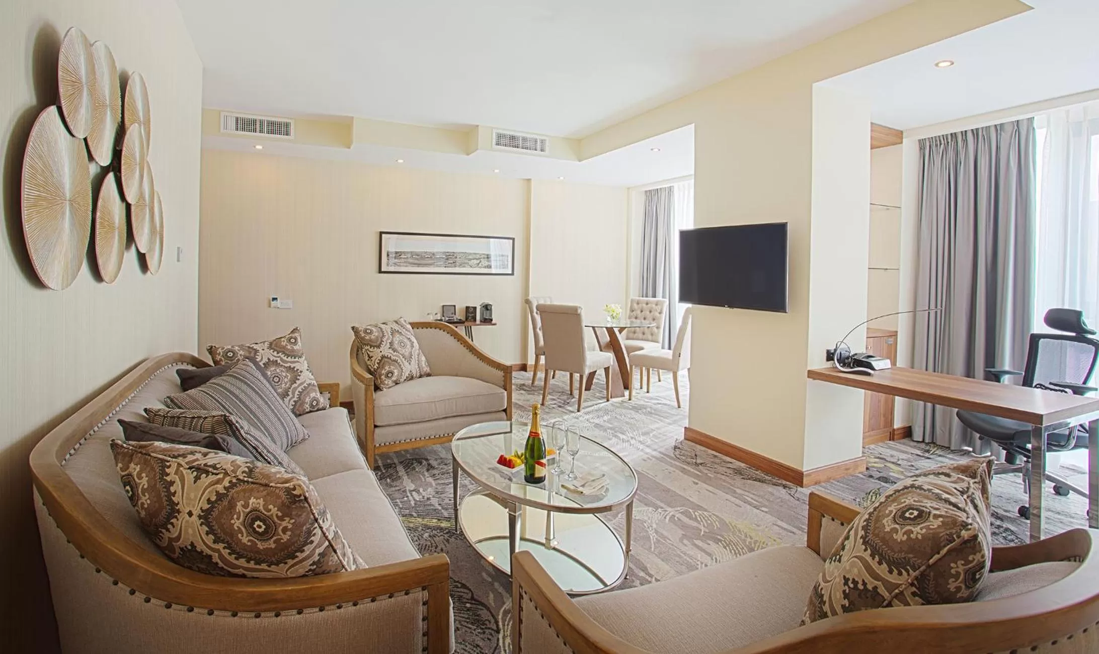 Living room in Landmark Amman Hotel & Conference Center