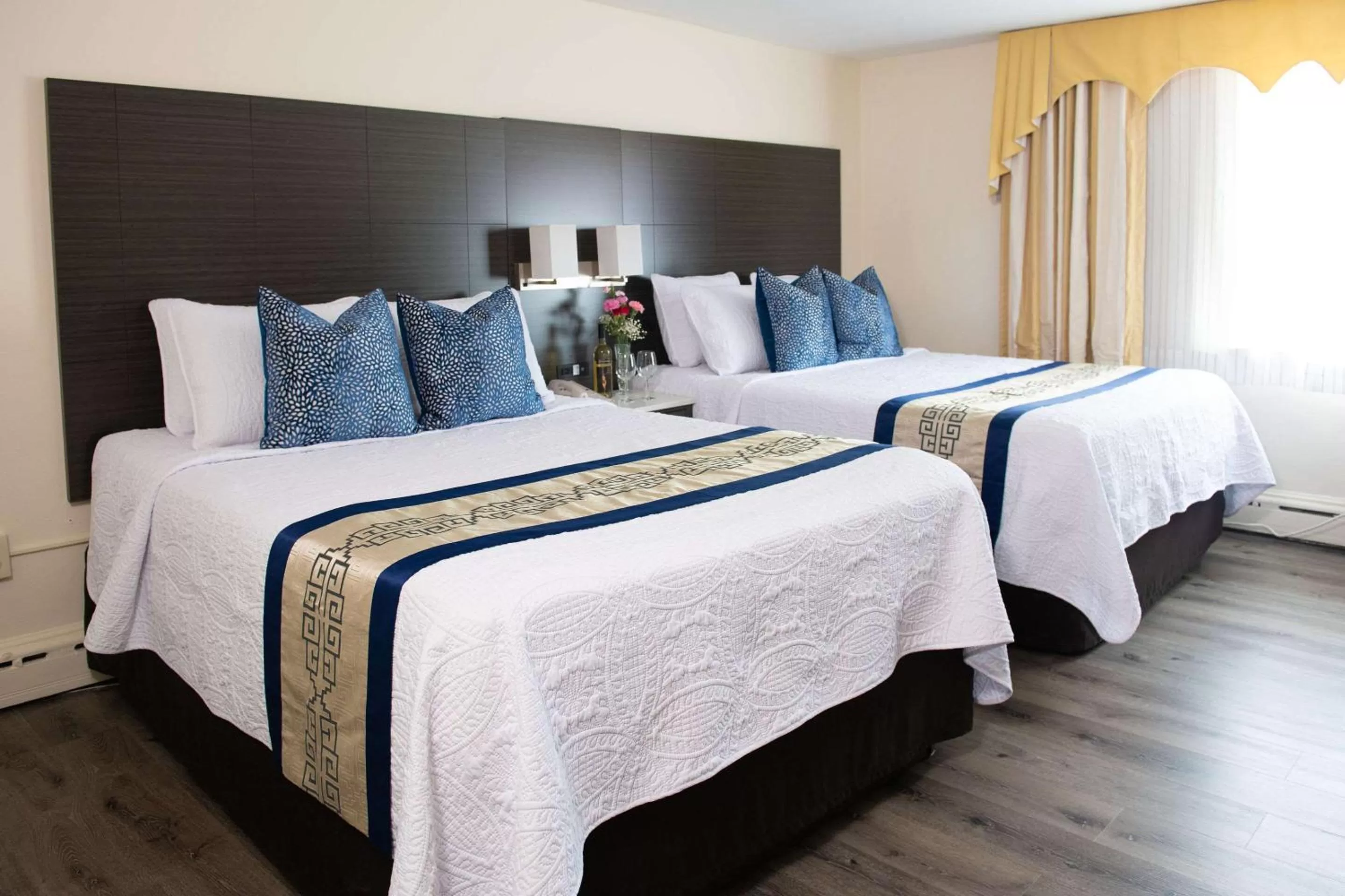 Bedroom, Bed in Rodeway Inn Middletown - Newport