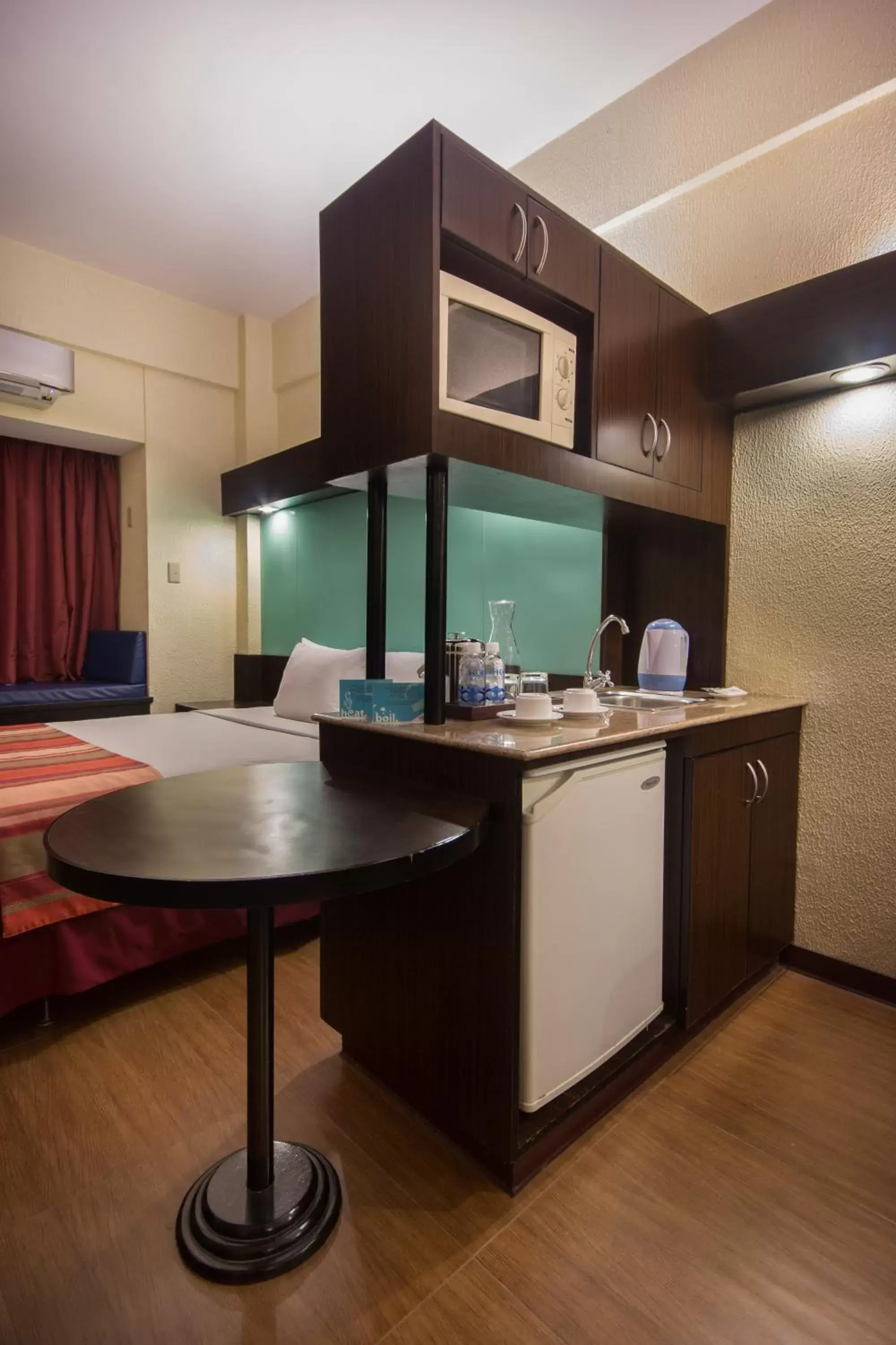 Kitchen/Kitchenette in Microtel by Wyndham Batangas