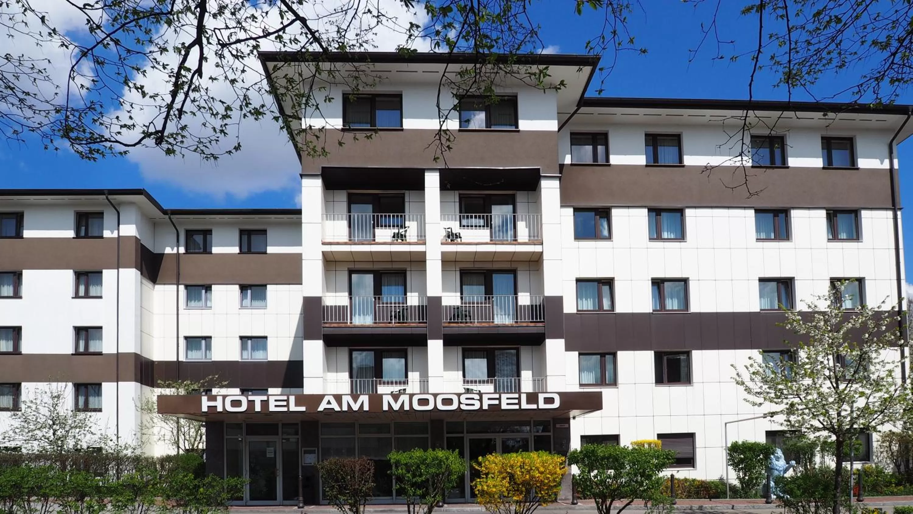 Facade/entrance in Hotel Am Moosfeld