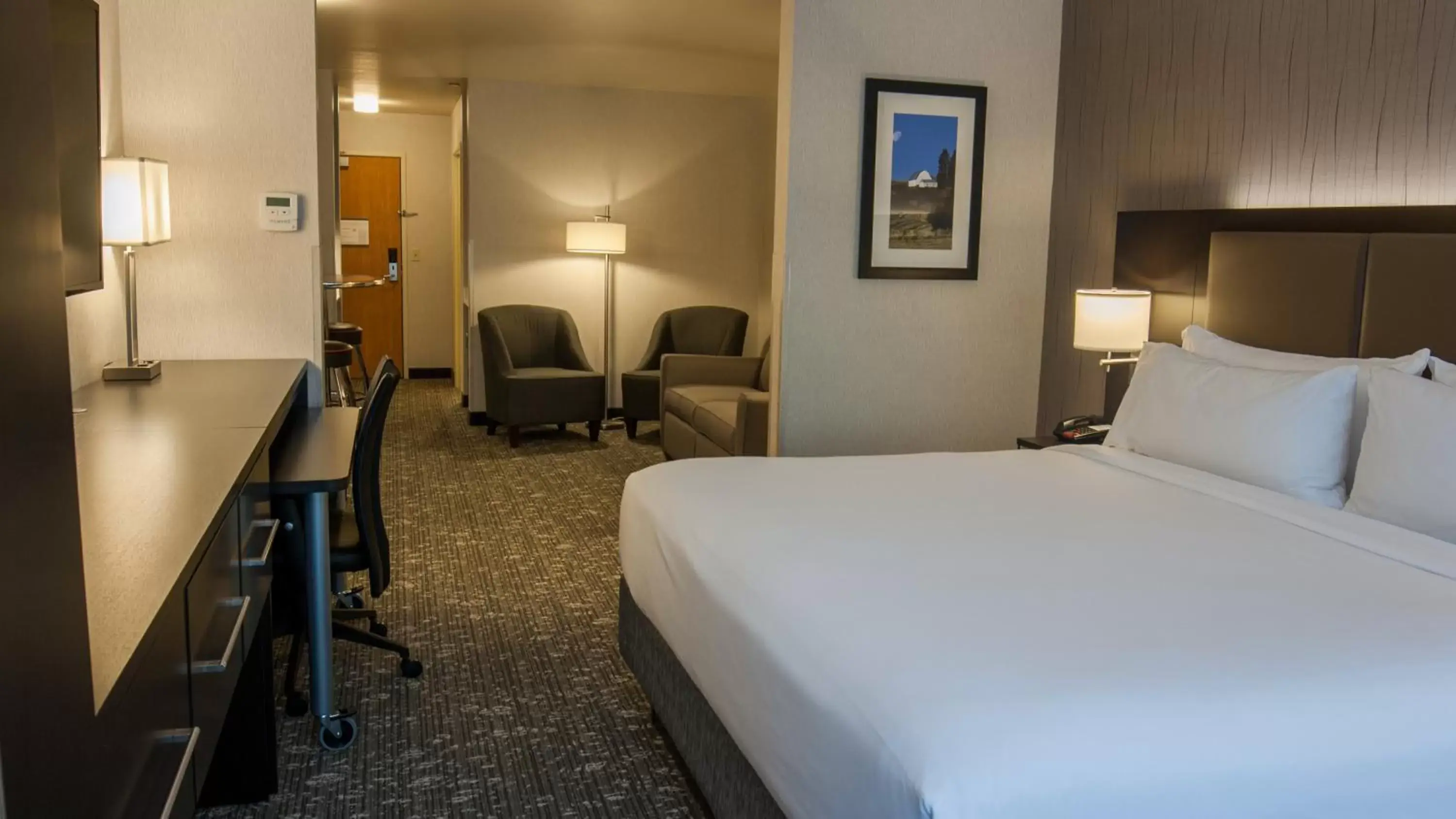 Photo of the whole room, Bed in Holiday Inn Express & Suites Cheney, an IHG Hotel