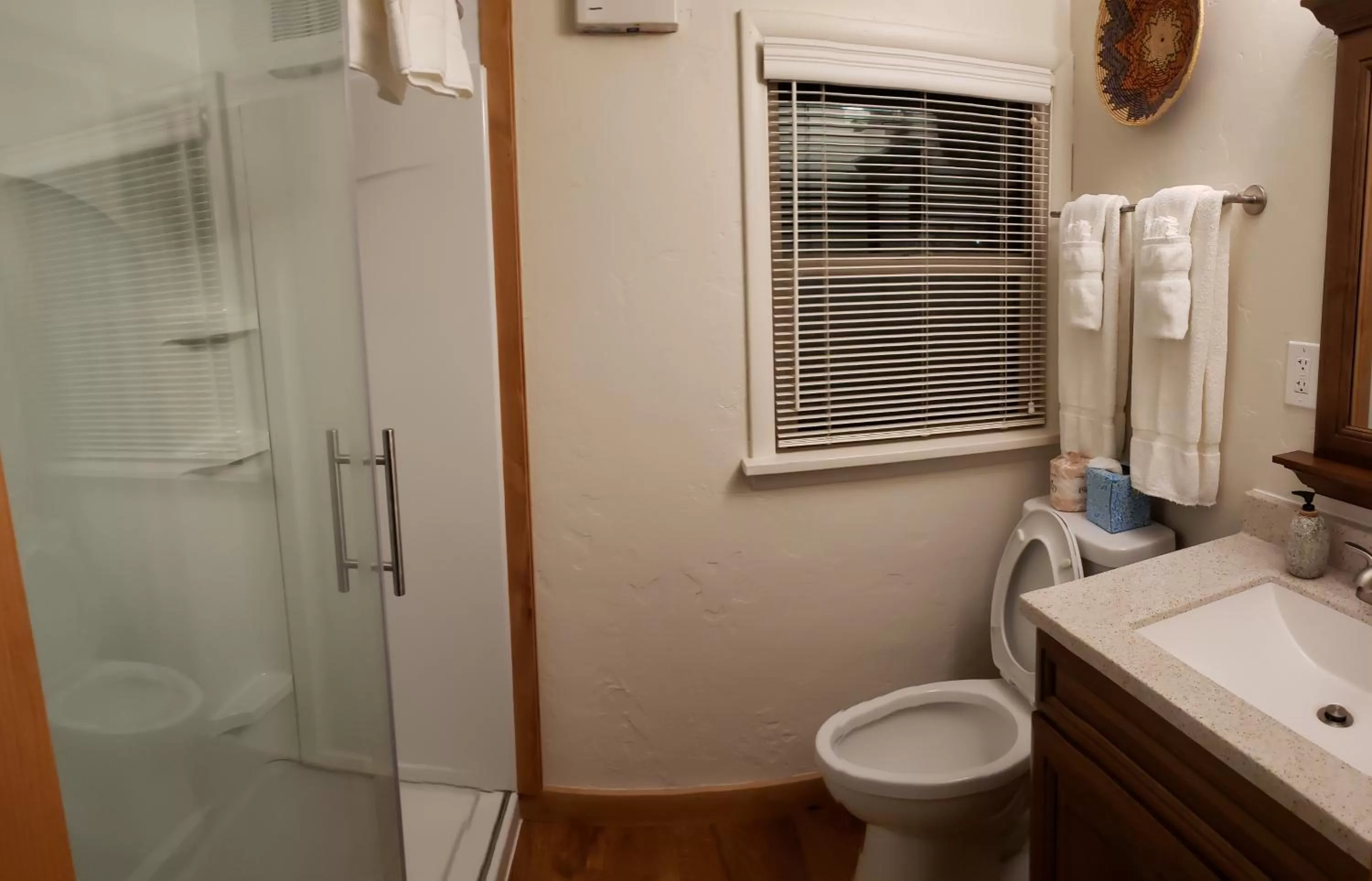 Bathroom in Stone Lizard Lodge