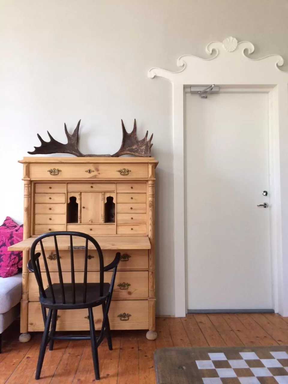 Decorative detail in Baggå Skola BnB & Café