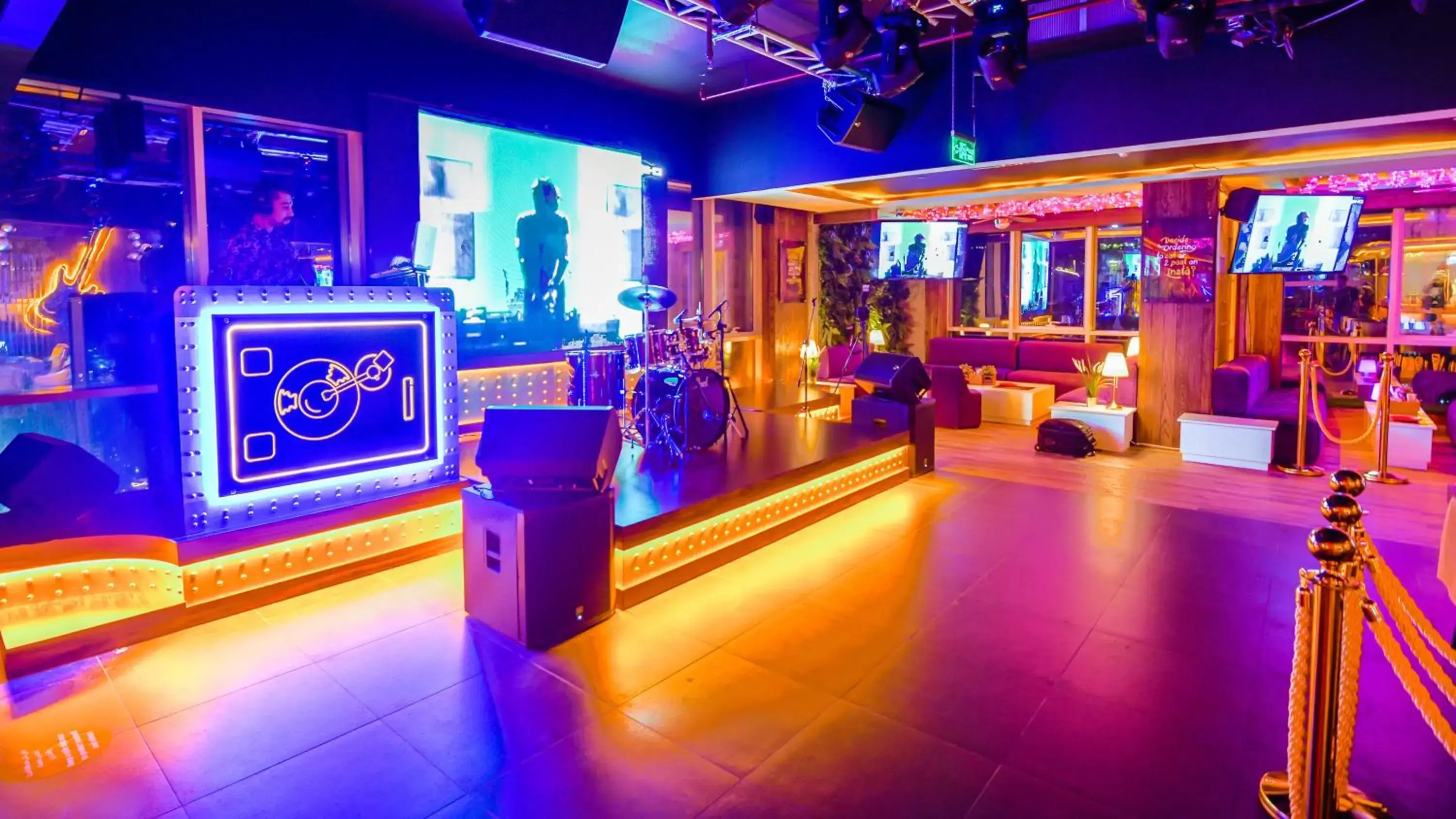 Lounge or bar in Stella Di Mare Dubai Marina Hotel