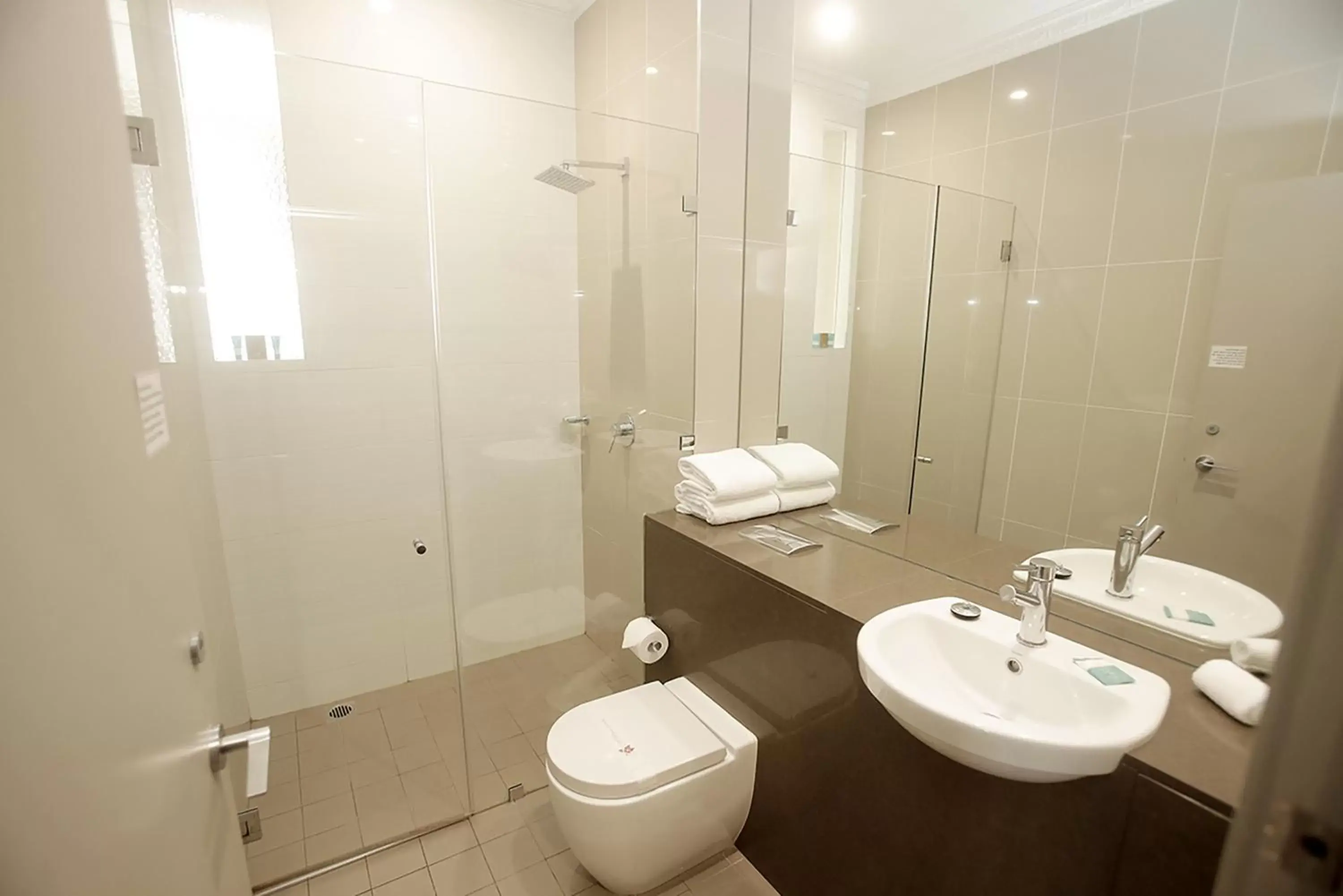 Bathroom in Hotel Bondi