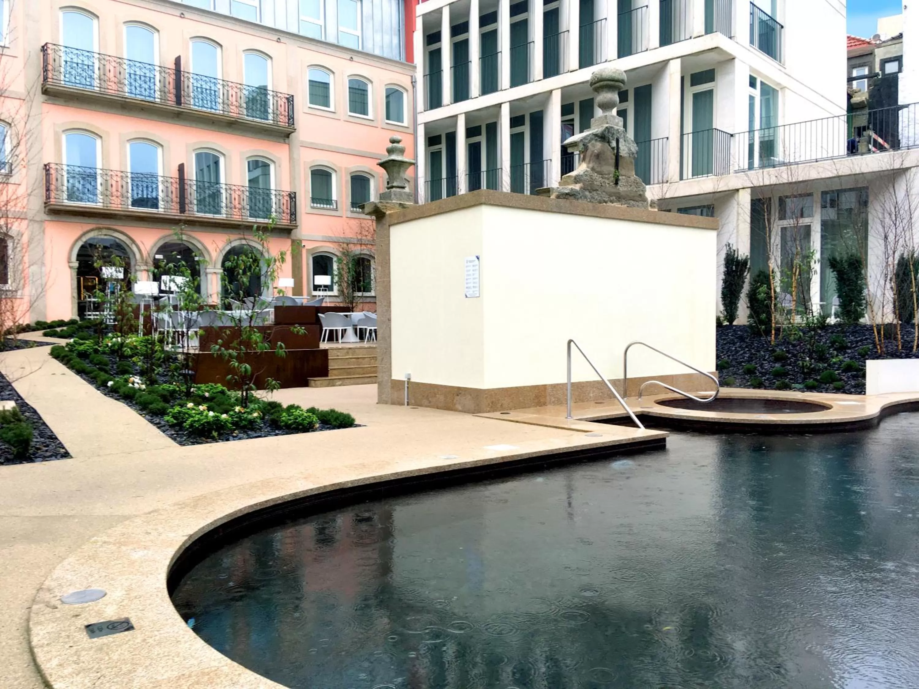 Property building in Catalonia Porto