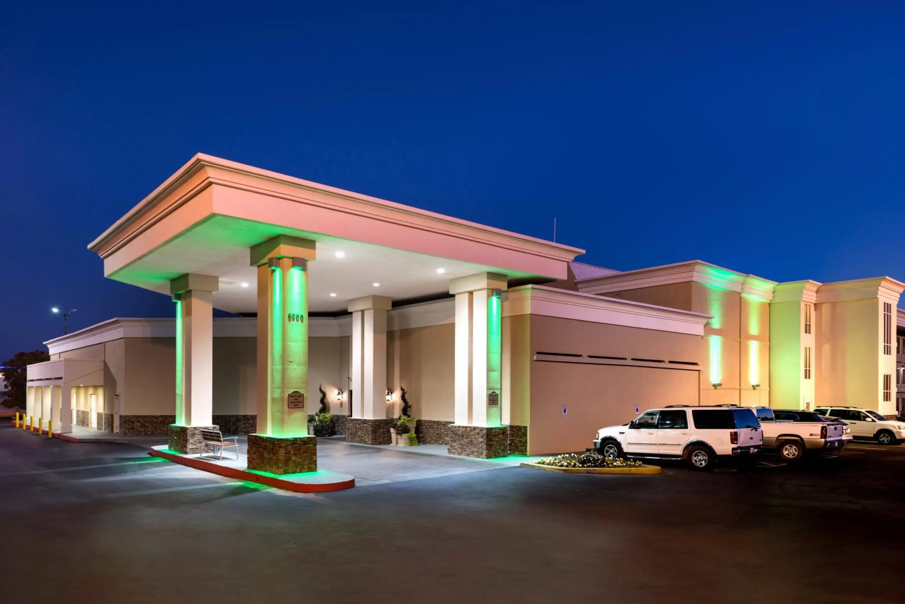 Property Building in Holiday Inn Hotel & Suites Oklahoma City North, an IHG Hotel