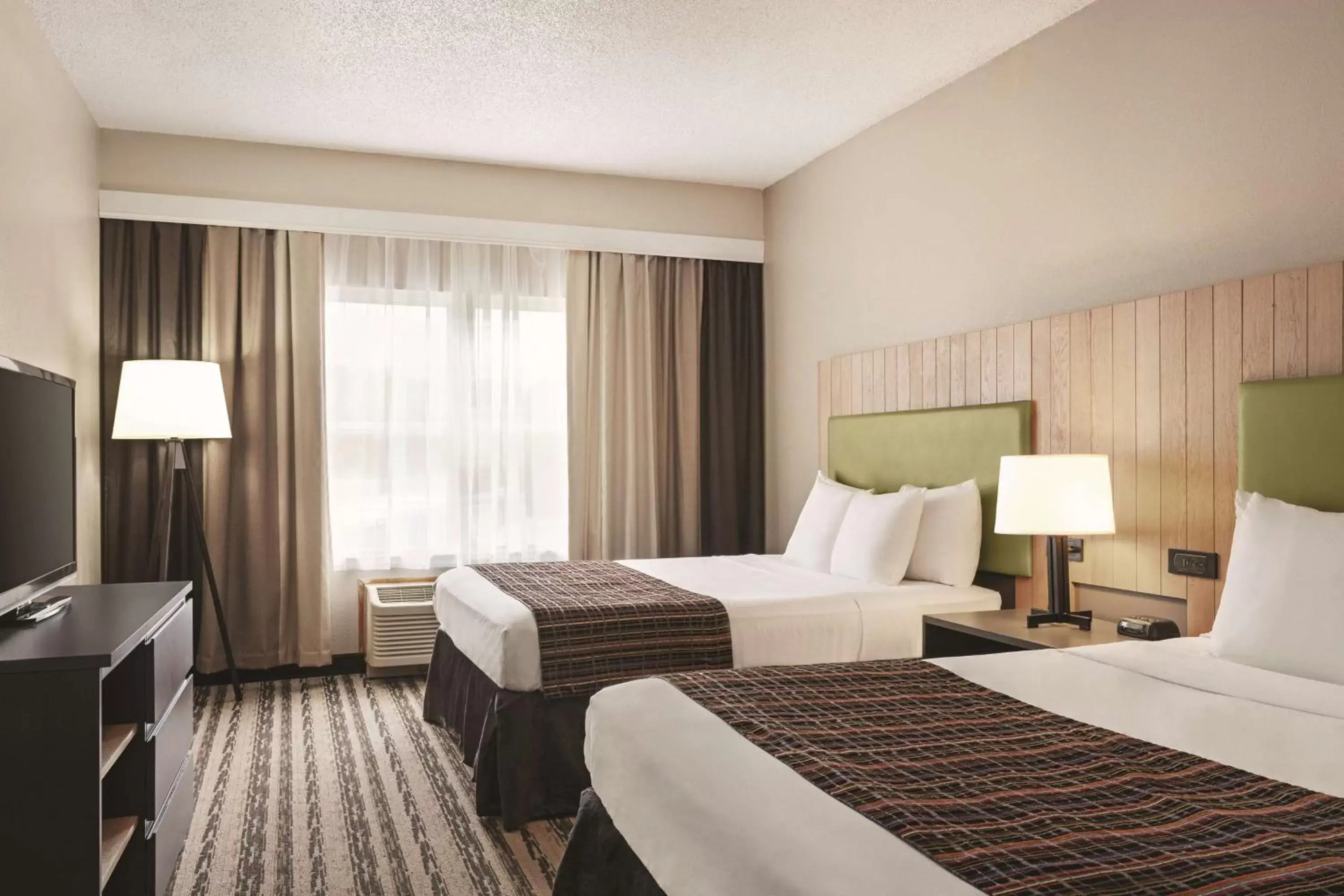 Photo of the whole room, Bed in Country Inn & Suites by Radisson, Nashville Airport East, TN