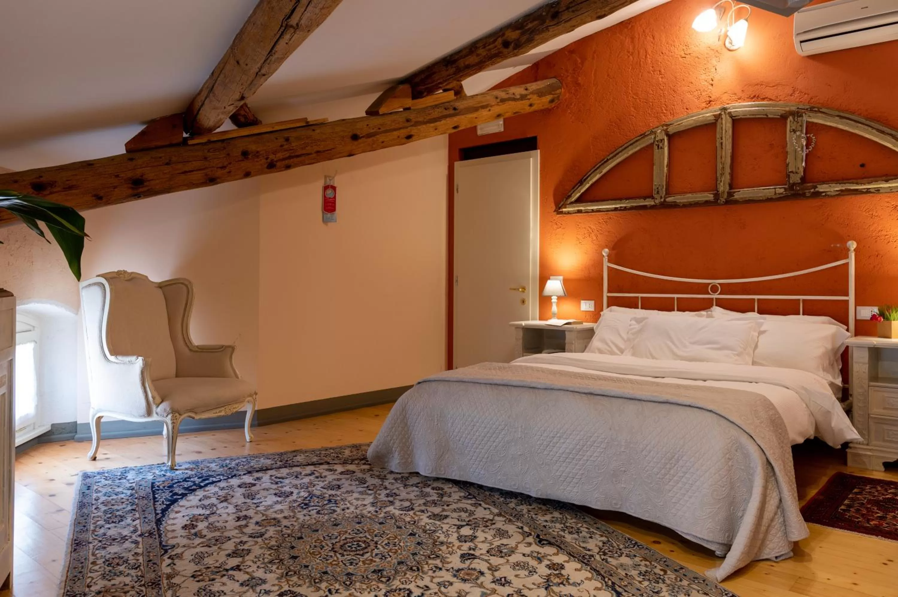 Superior Double Room - Attic in B&B Corte del Mincio