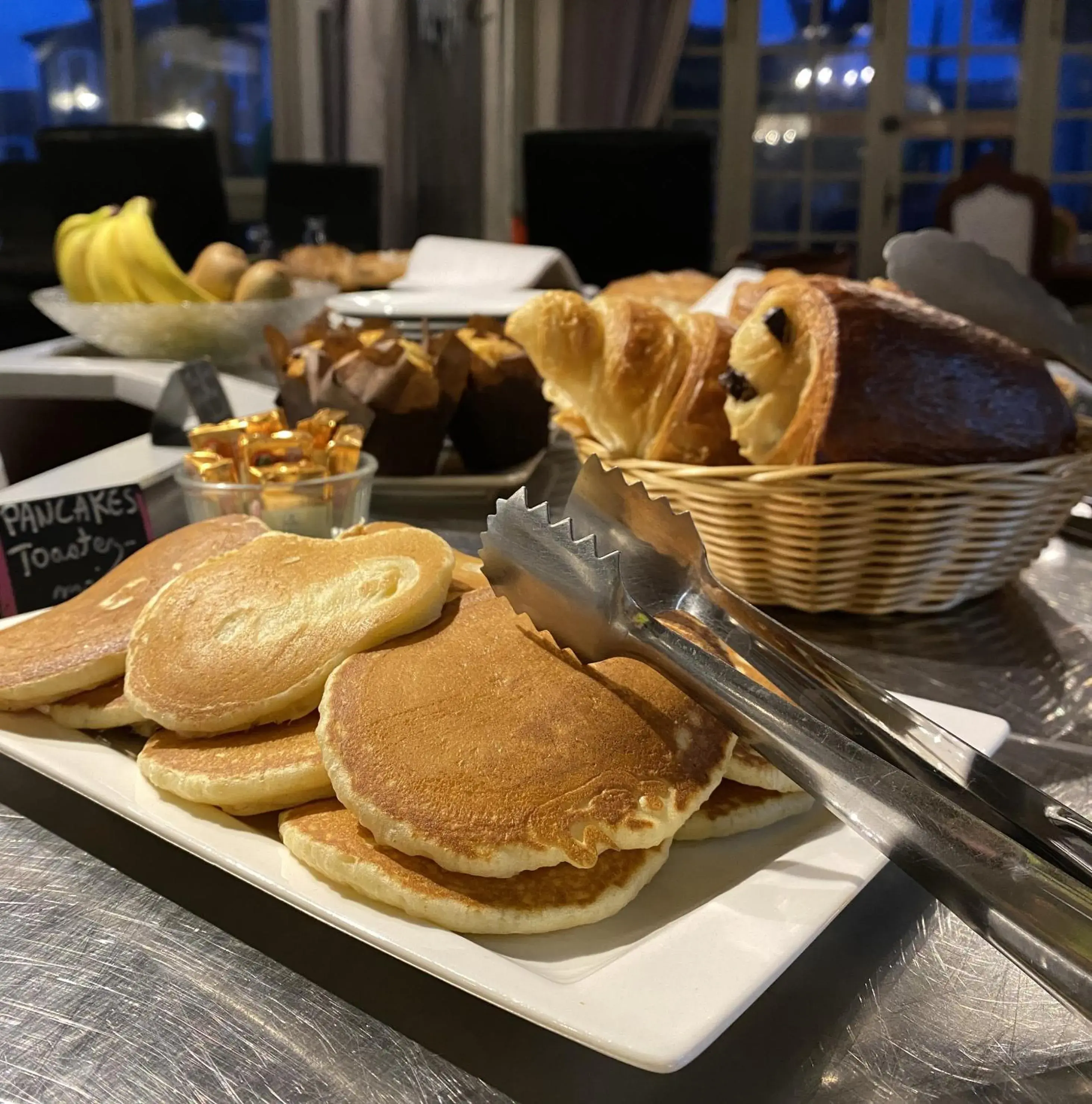 Breakfast in Logis Hotel Medieval, Montelimar Nord